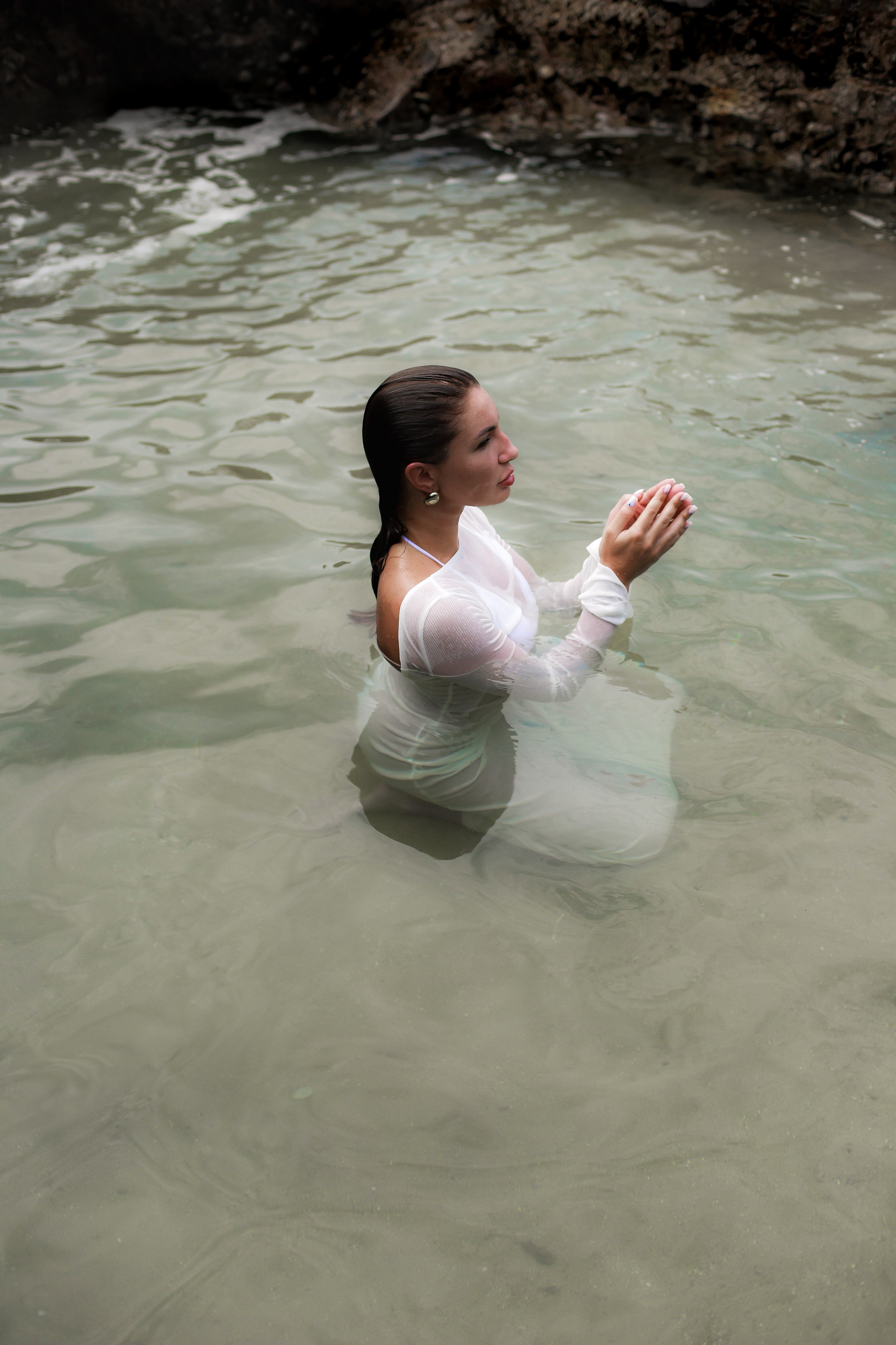 Эстетичные кадры на пляже Coconut Beach: девушка в тропическом раю | Фотосессия на Шри-Ланке. Фотограф на Шри-Ланке