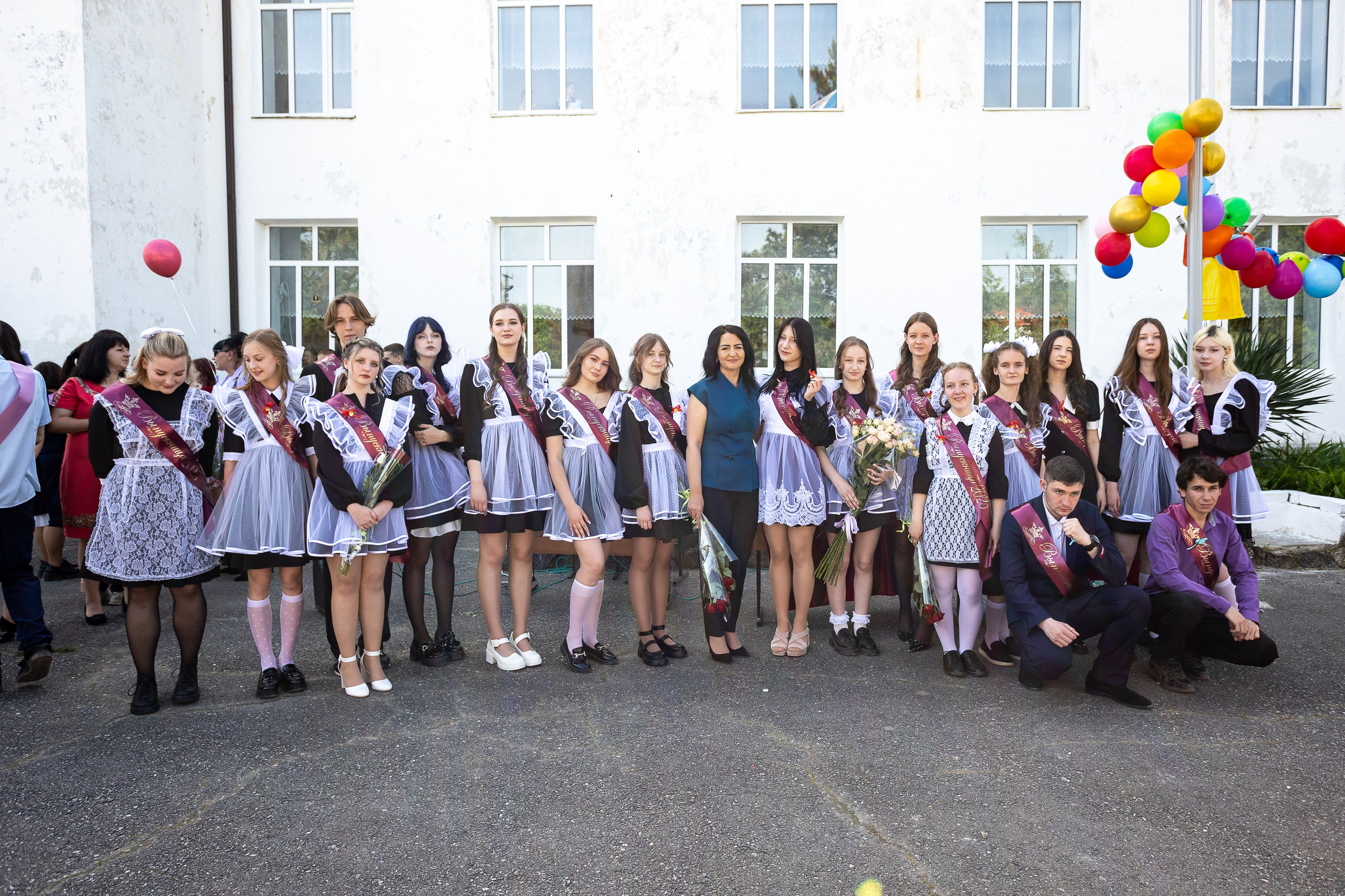 Последний звонок. Выпускные альбомы Майкоп, Краснодар Елена Золотарева