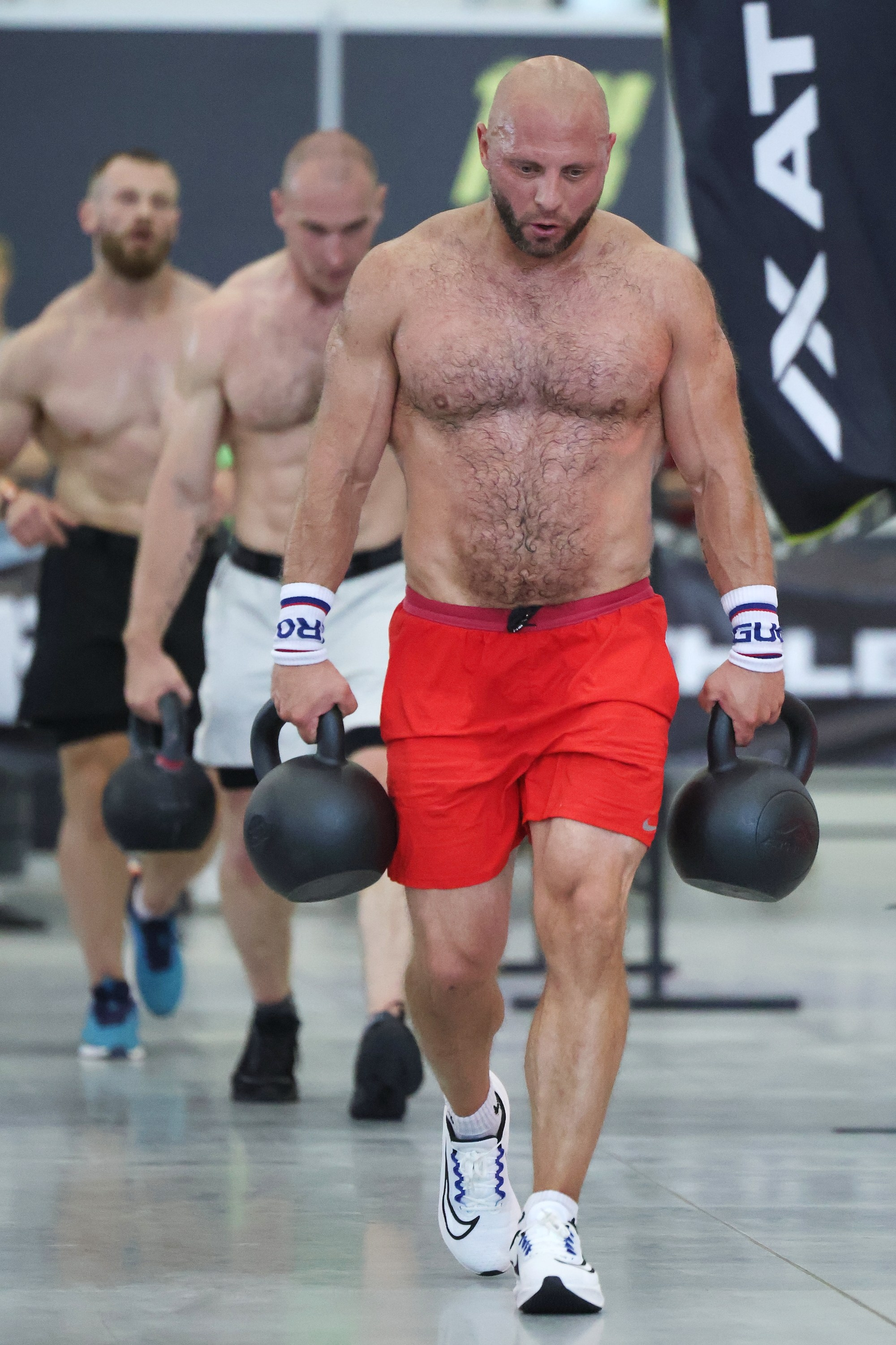 Кроссфит гонка CRACE Крейс. Перенос гирь