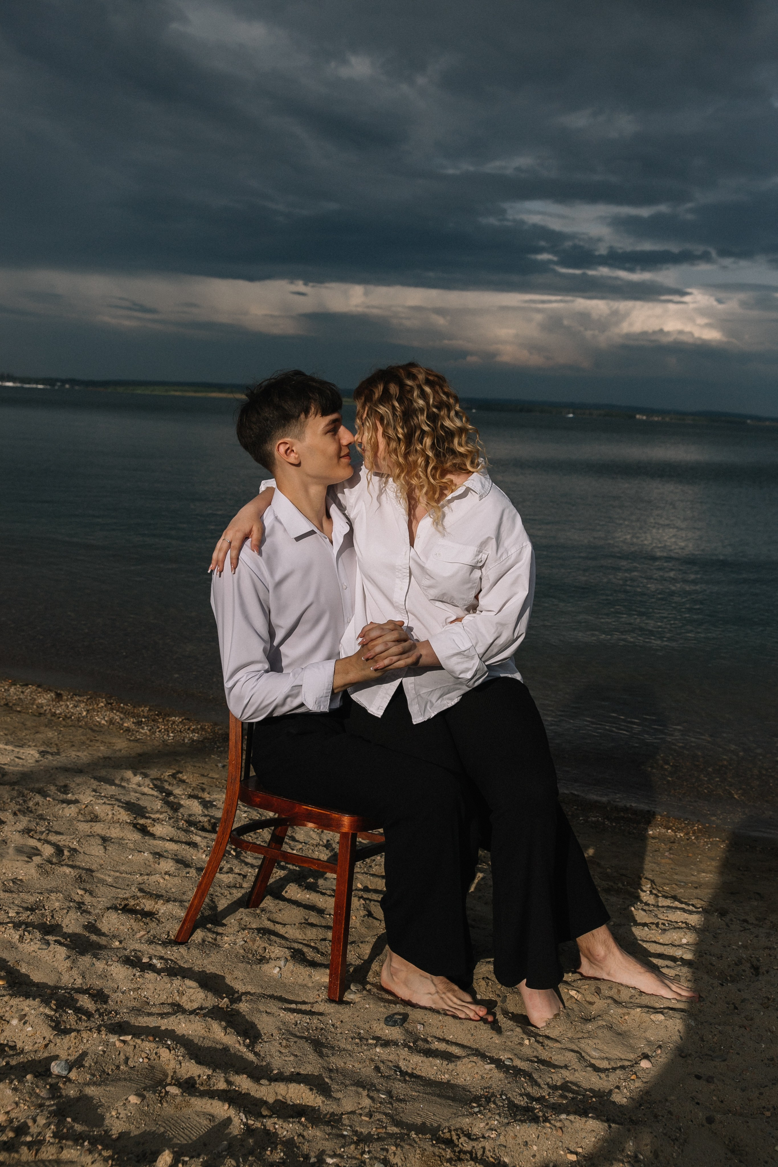 LOVE story для Лизы и Дениса. Фотограф в Иркутске Анастасия Кись. Студийная фотосессия беременности в тканях Иркутск. Семейная фотосессия, ПОРТРЕТ «ПОКОЛЕНИЕ»