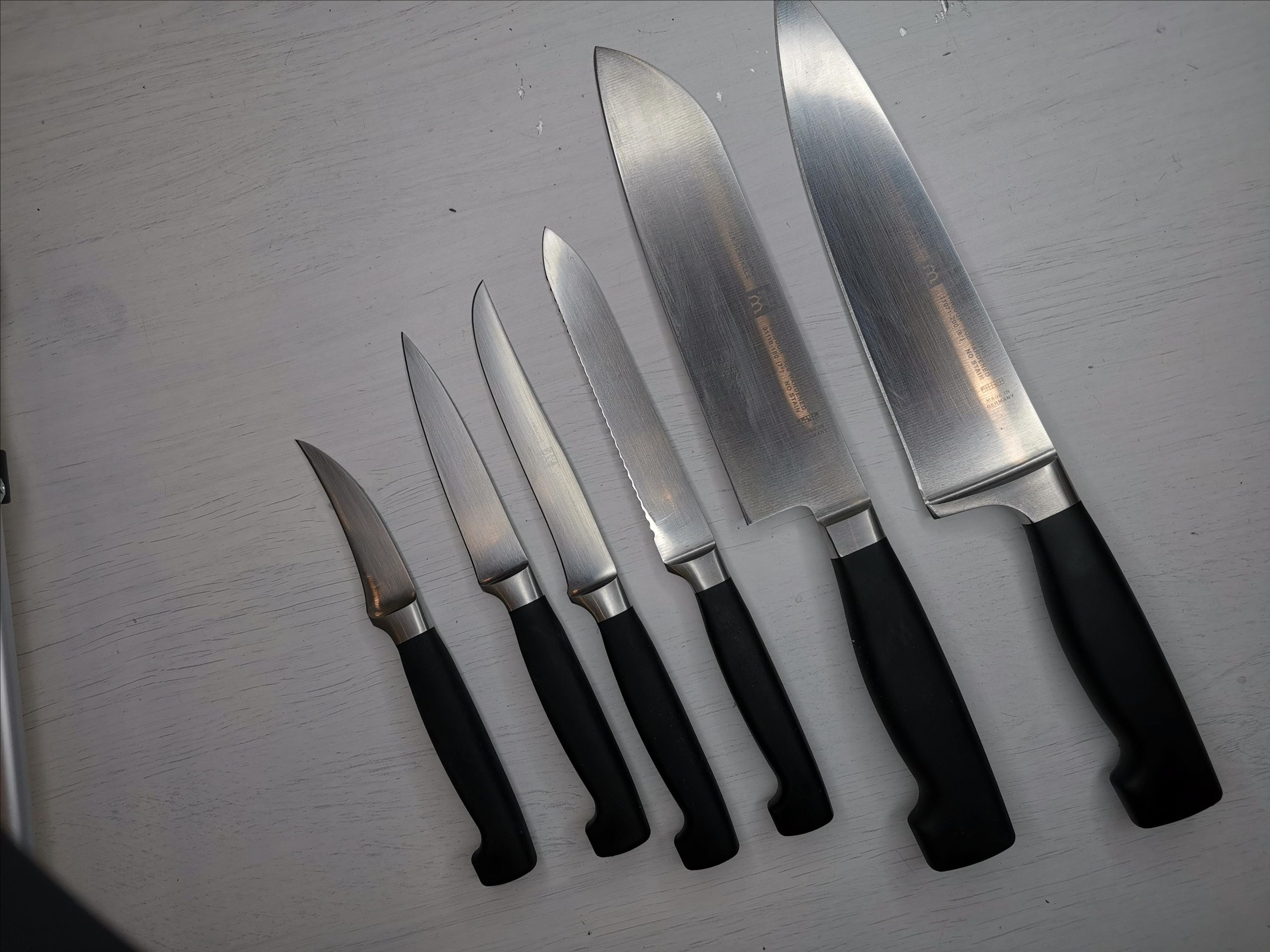 Ножи. Заточка маникюрного парикмахерского инструмента в Новосибирске