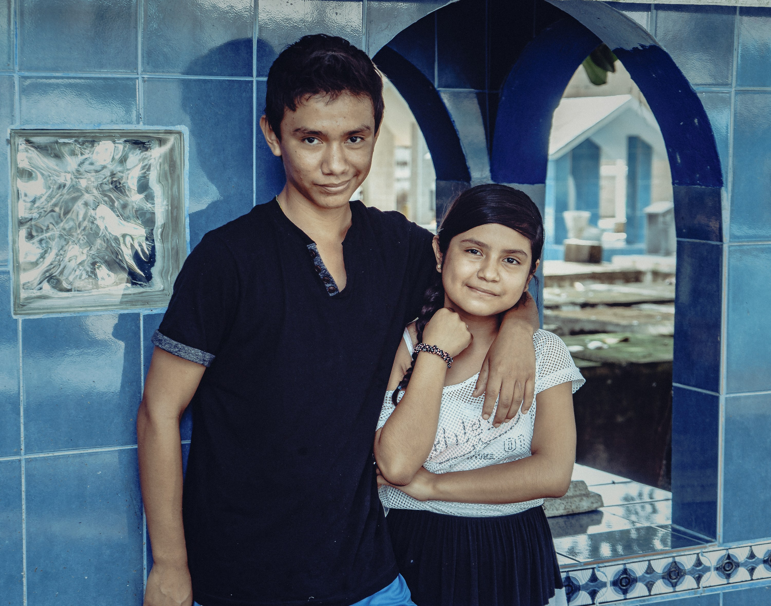 Мексиканские дети, мальчик и девочка