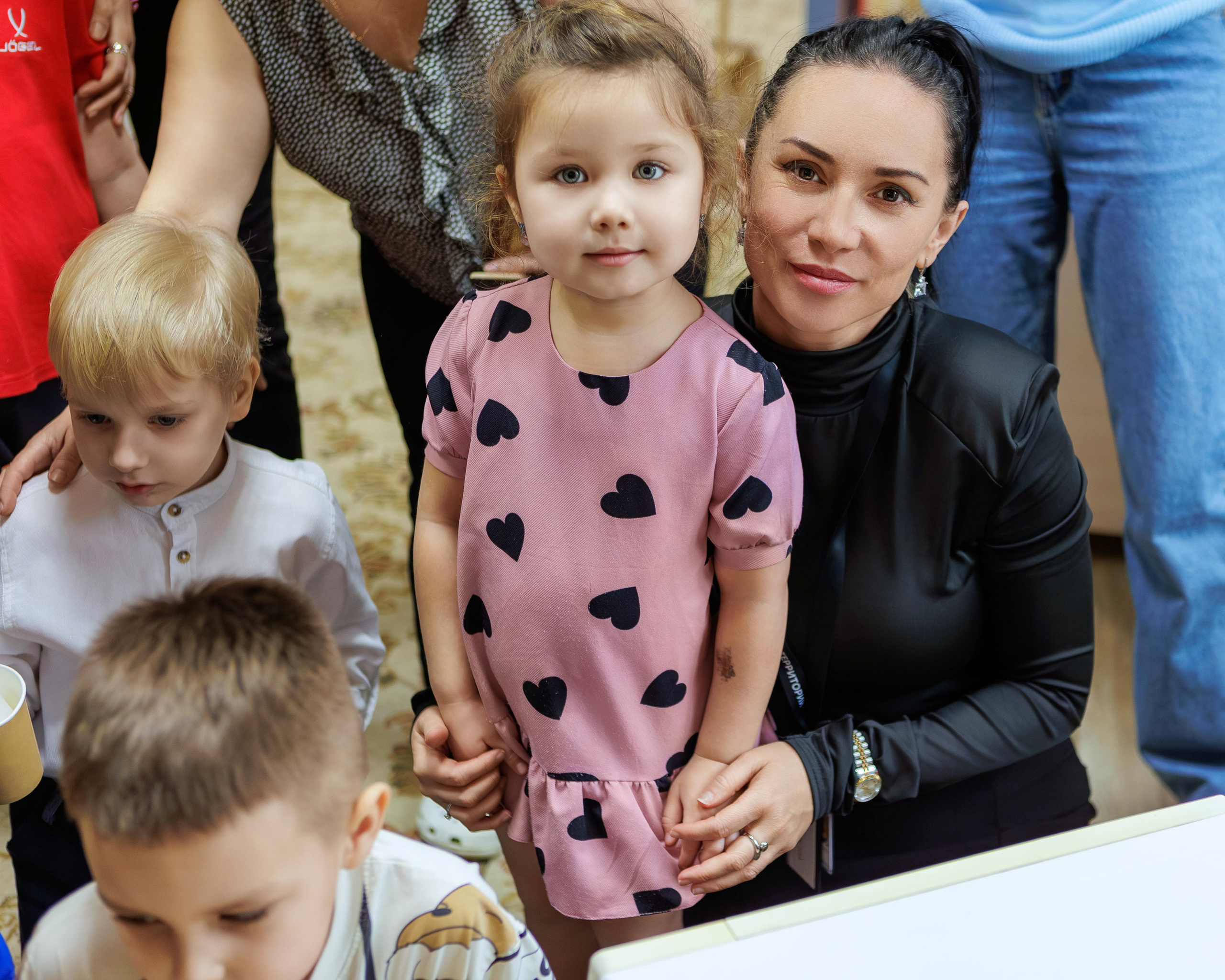 МК к 8 марта. Выпускные альбомы и школьный фотограф в Подольске, Троицке, Щербинке, Москве и Московской области
