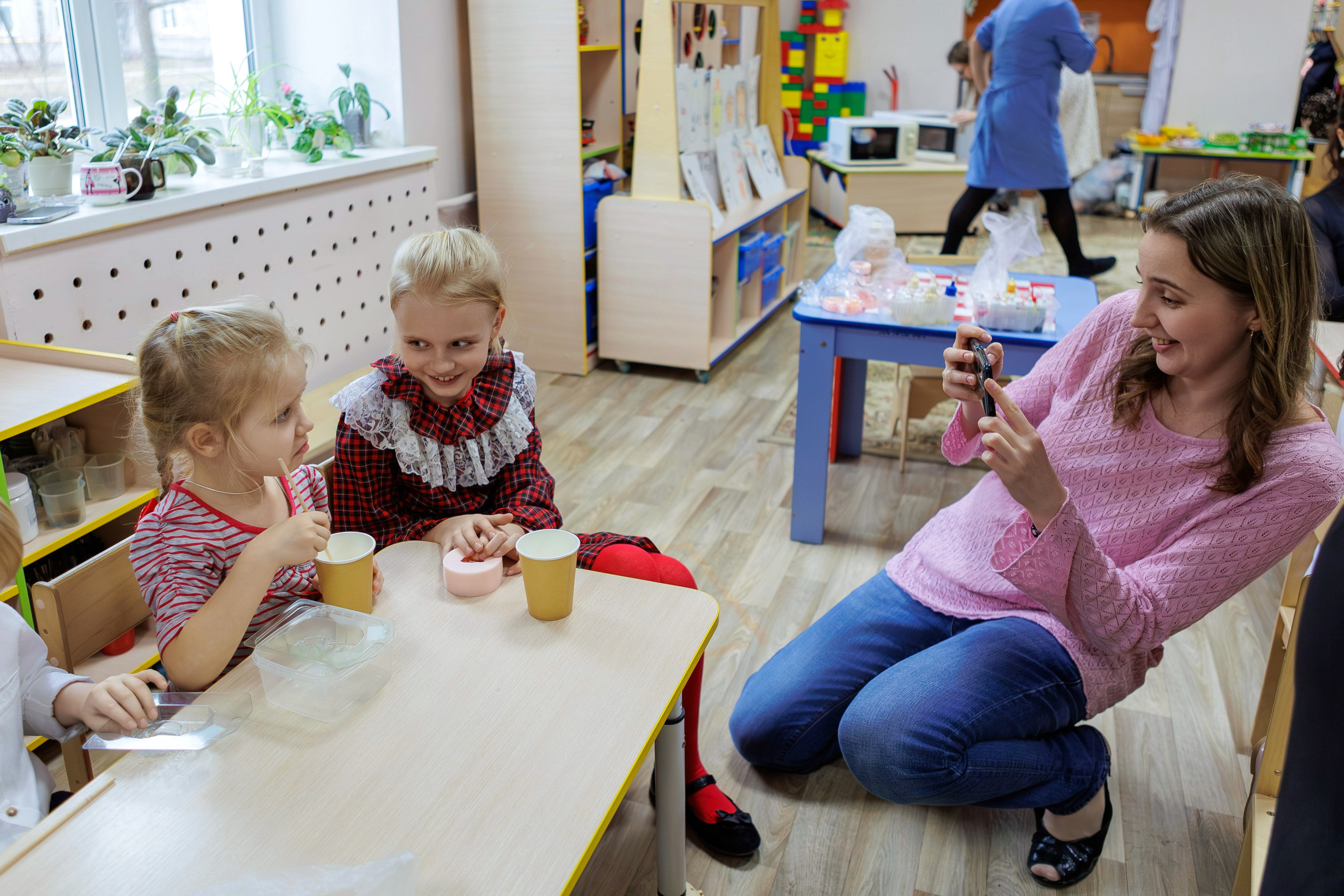 МК к 8 марта. Выпускные альбомы и школьный фотограф в Подольске, Троицке, Щербинке, Москве и Московской области