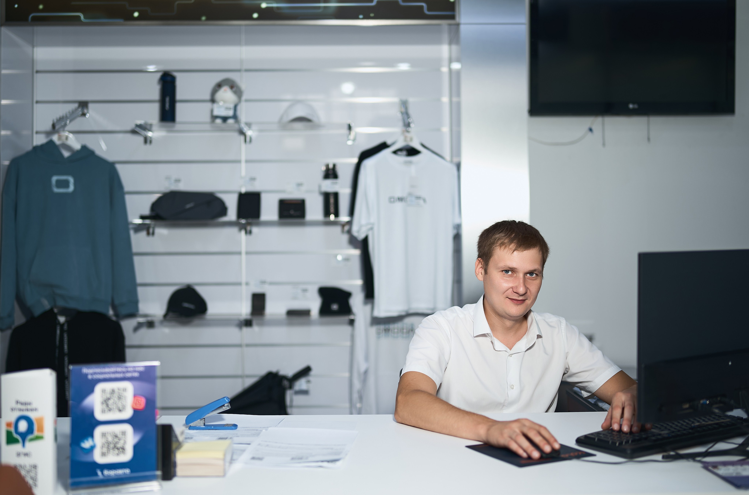 Автосалон «Боравто». Фотограф Олег Сотник