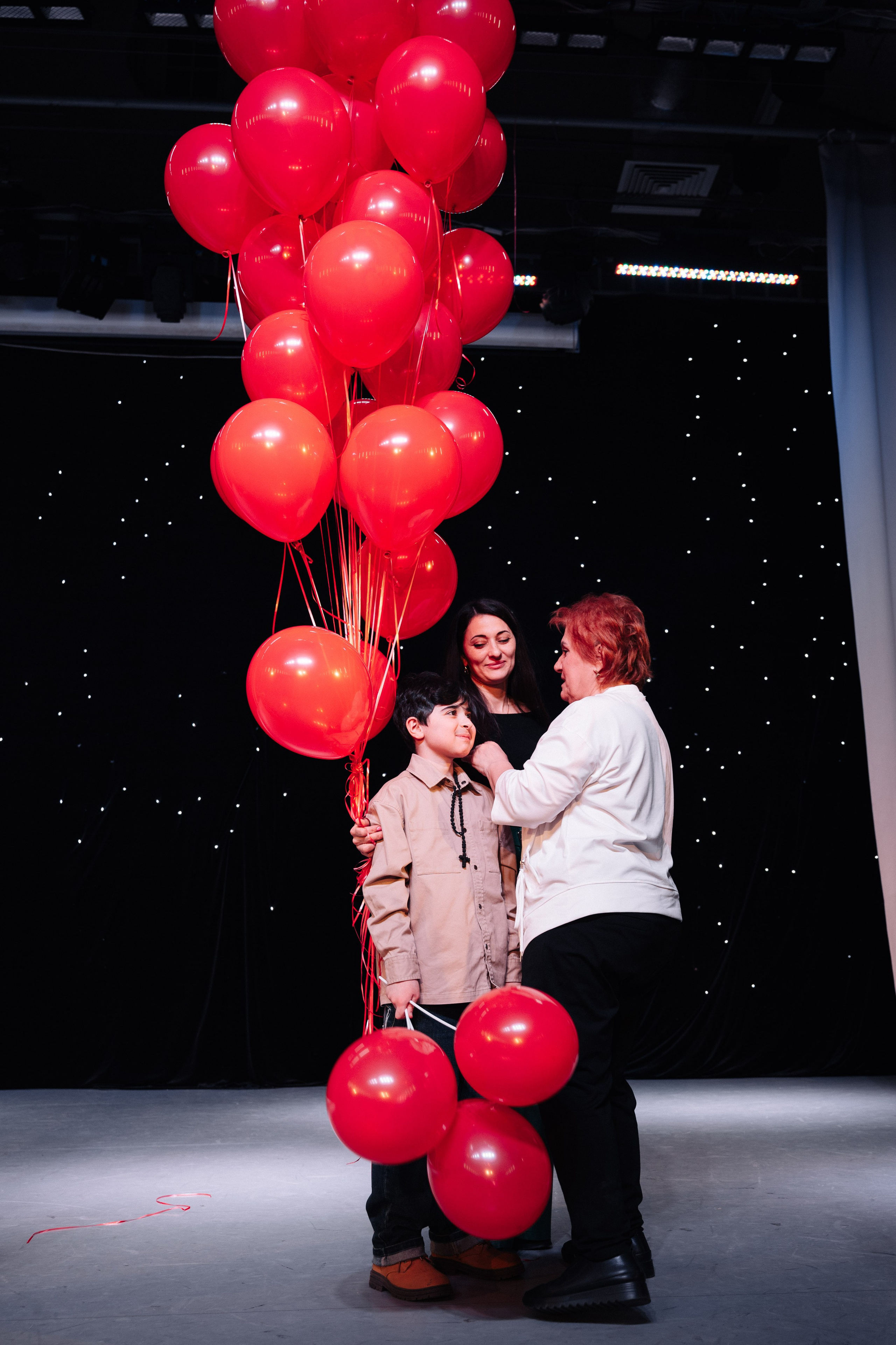 Благотворительный концерт в помощь Артему Сардаряну. Фотограф Артем Севостьянов. Профессиональная фотосъемка в Ногинске, Москве, Московской области и за границей