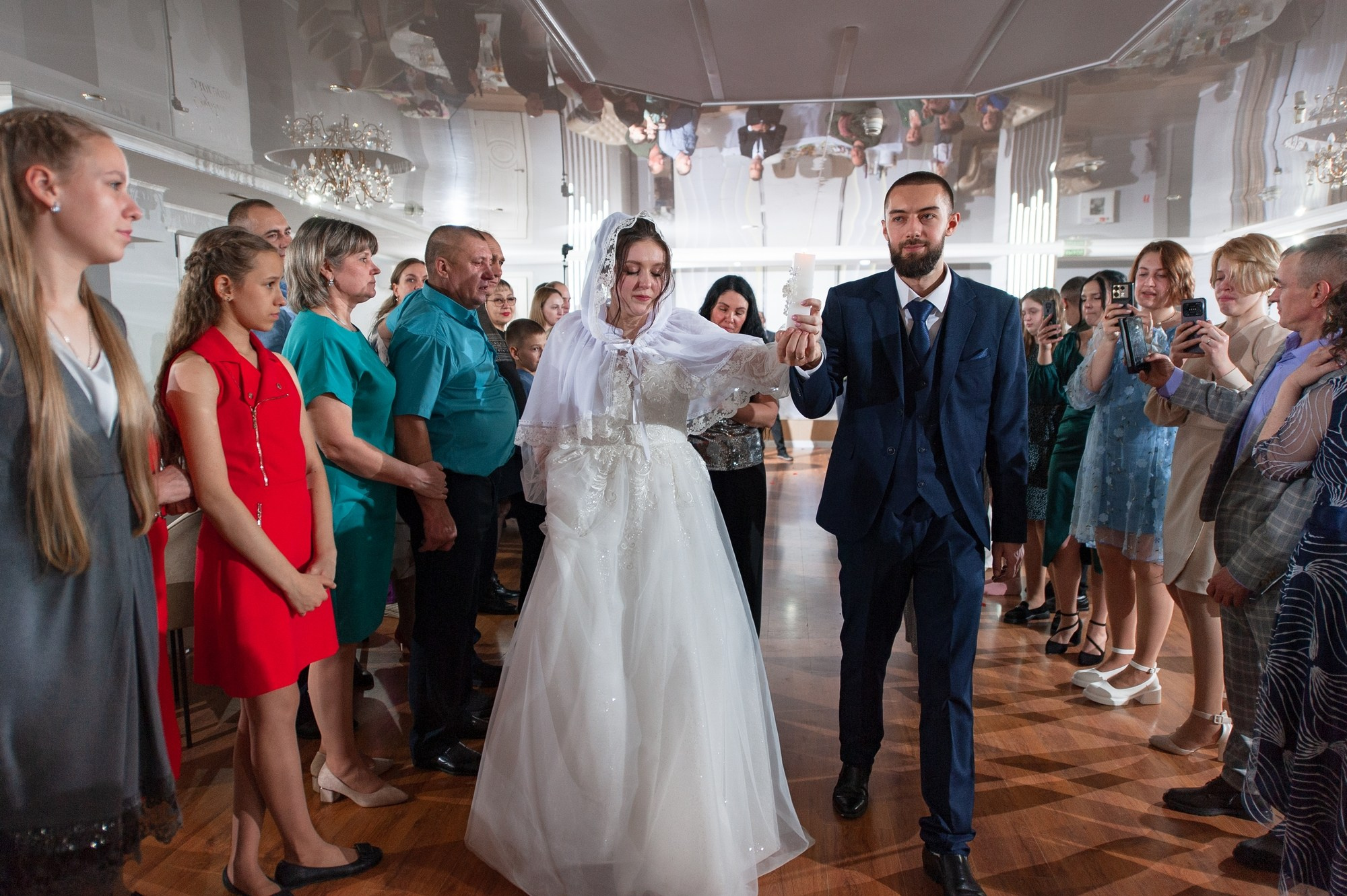 Студия и банкет. Свадебный и семейный фотограф в Омске Мормулев Михаил