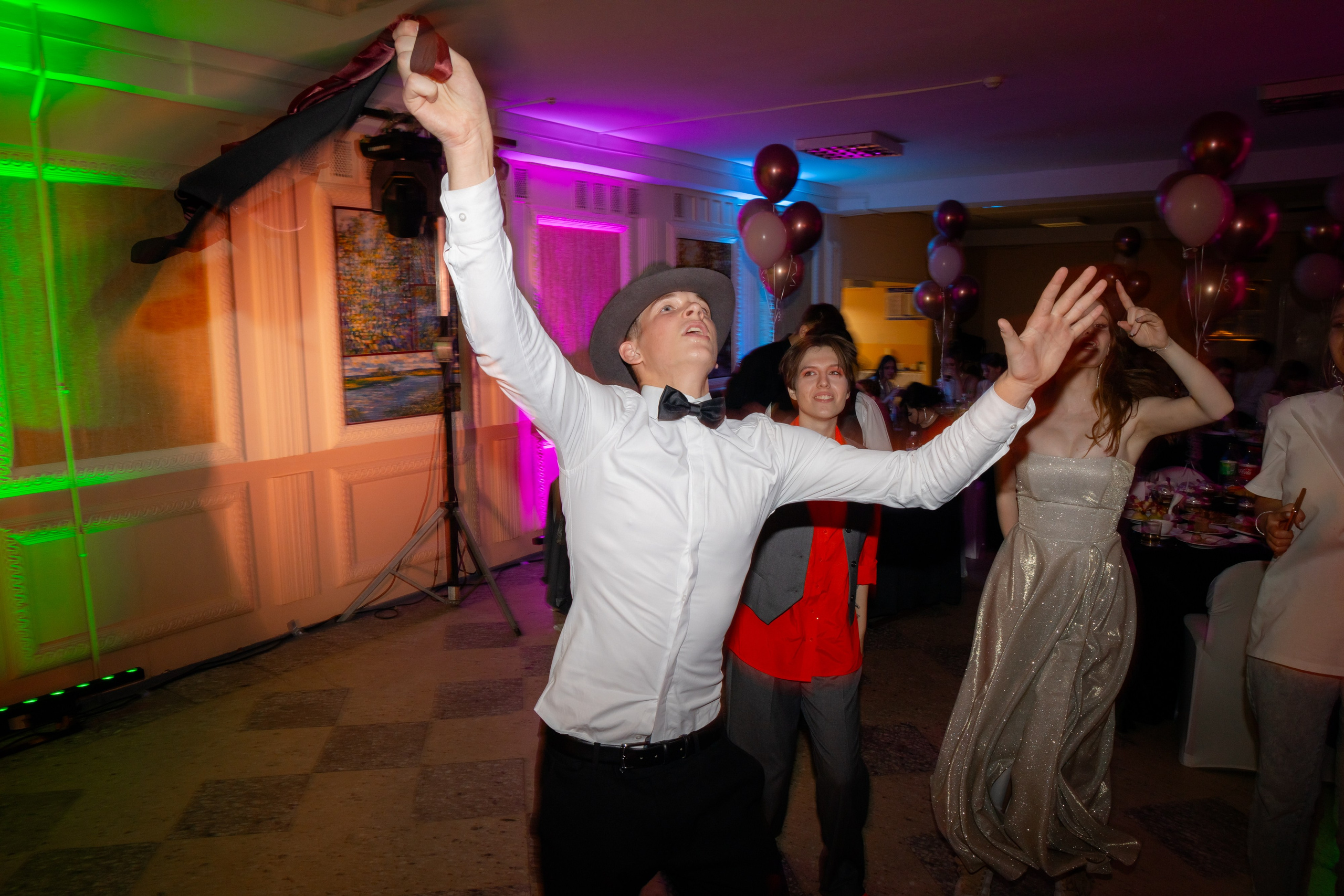 Школьный выпускной 2024 год в Соколе (Минск). Свадебный фотограф в Минске/Беларуси Сергей Спиридонов