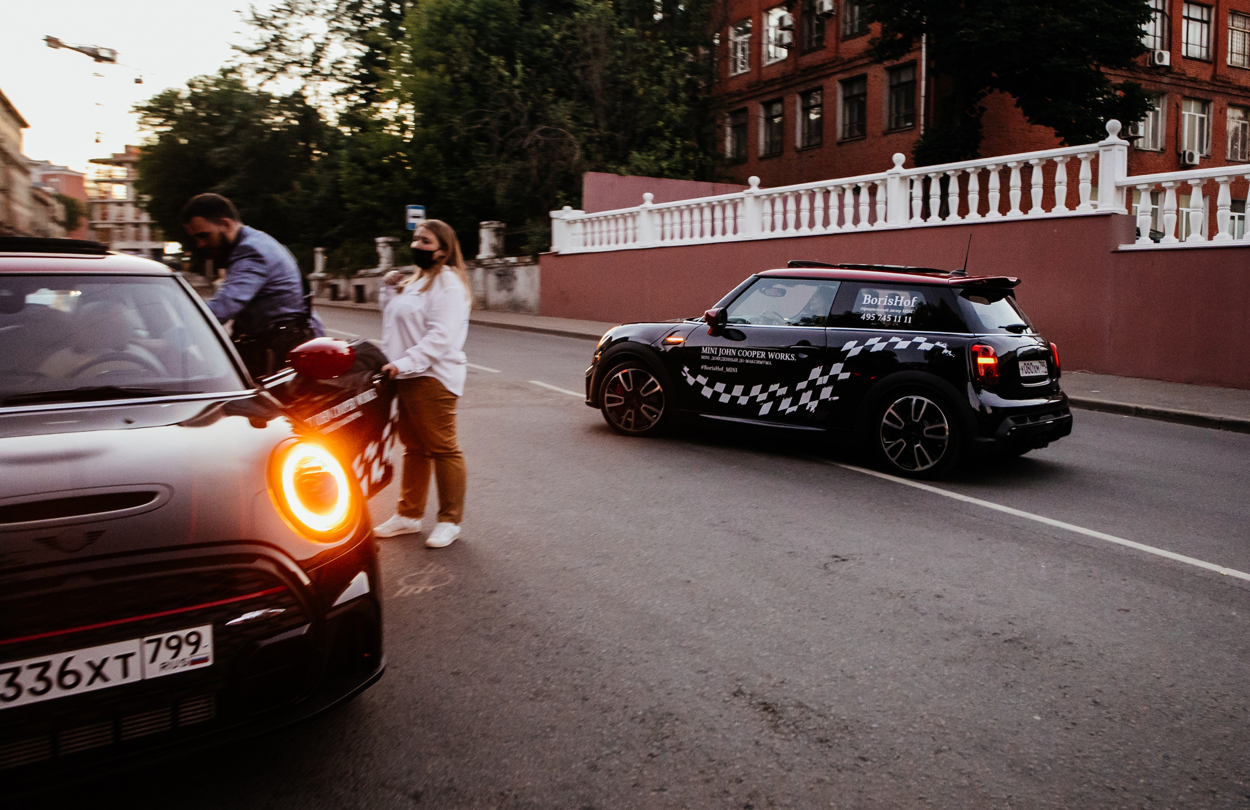 New MINI Cooper в Гоголь Центре. Репортажный, event, концертный и backstage фотограф из Москвы Виталий Кривцов