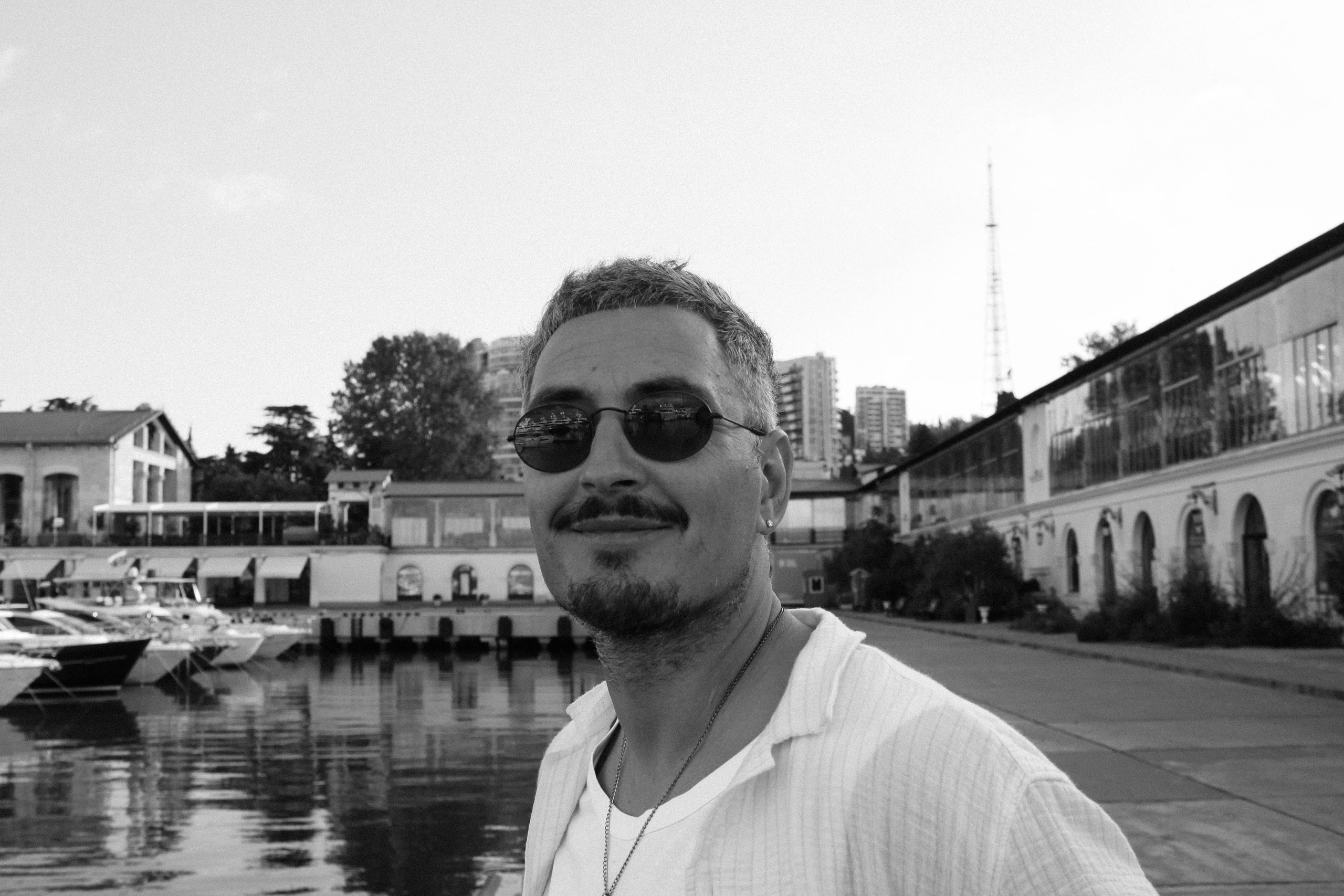 Мужской портрет, мужская фотосессия. Портретный и ню фотограф в Москве Александра Мишура