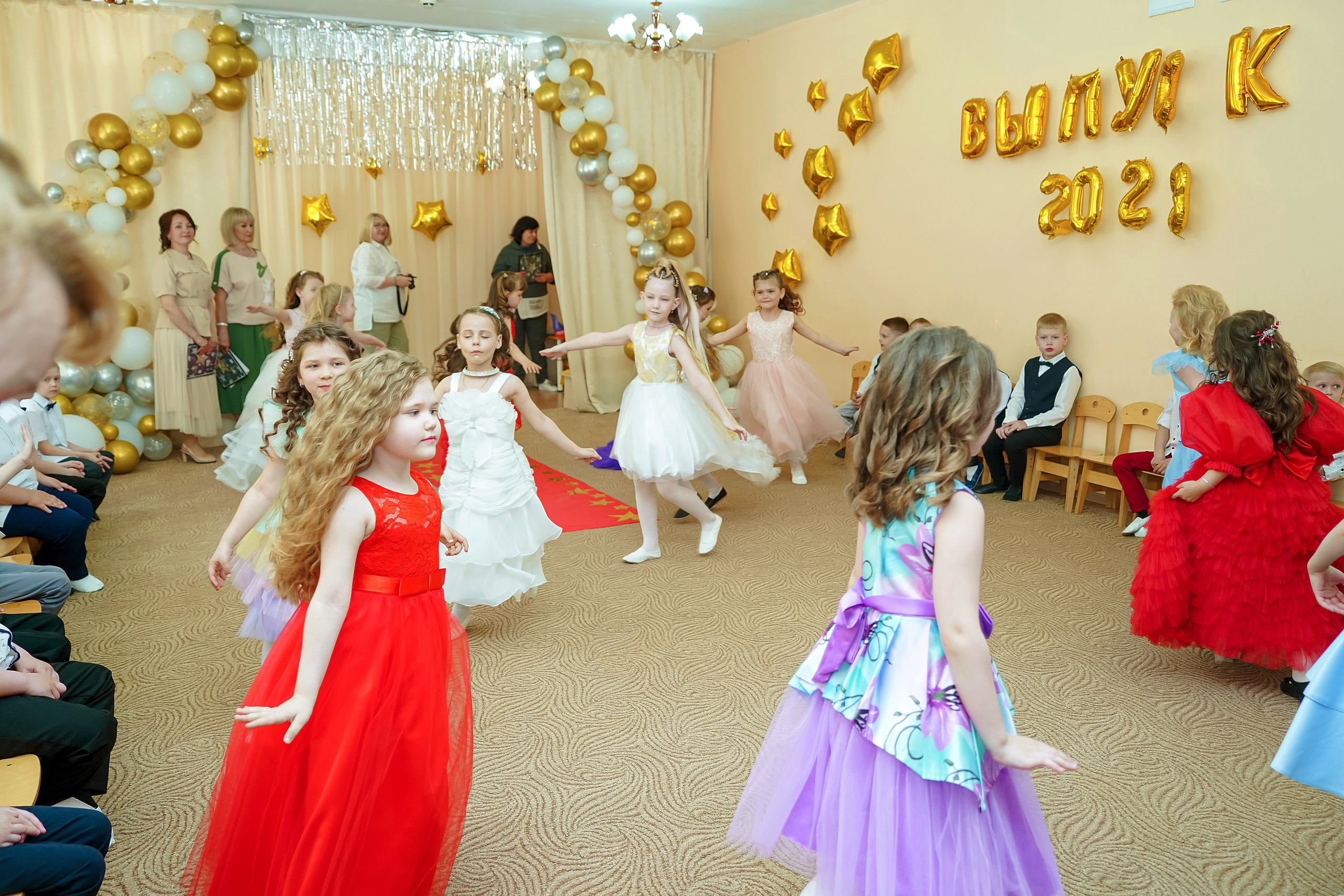 Фотосъемка видеосъёмка фотограф видеооператор новогодних утренников  в. Фотограф, видеооператор Нина Коршунова