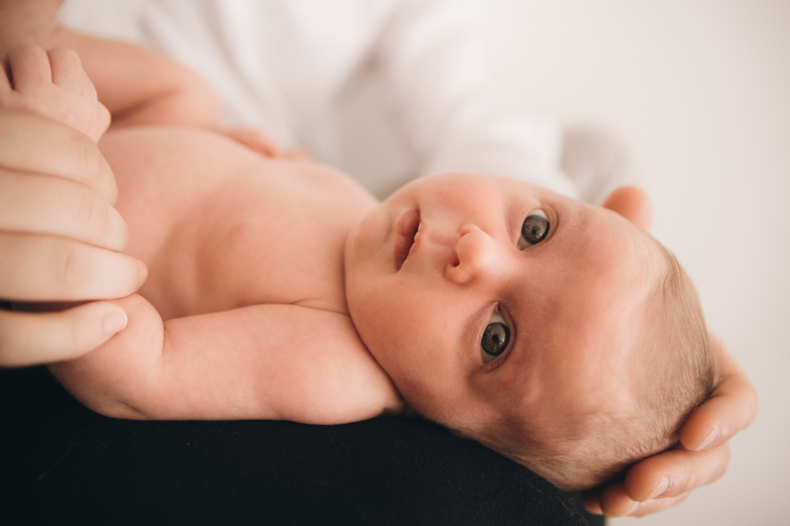 Séance newborn Sasha. Photographe des familles et enfants à Nantes et alentours