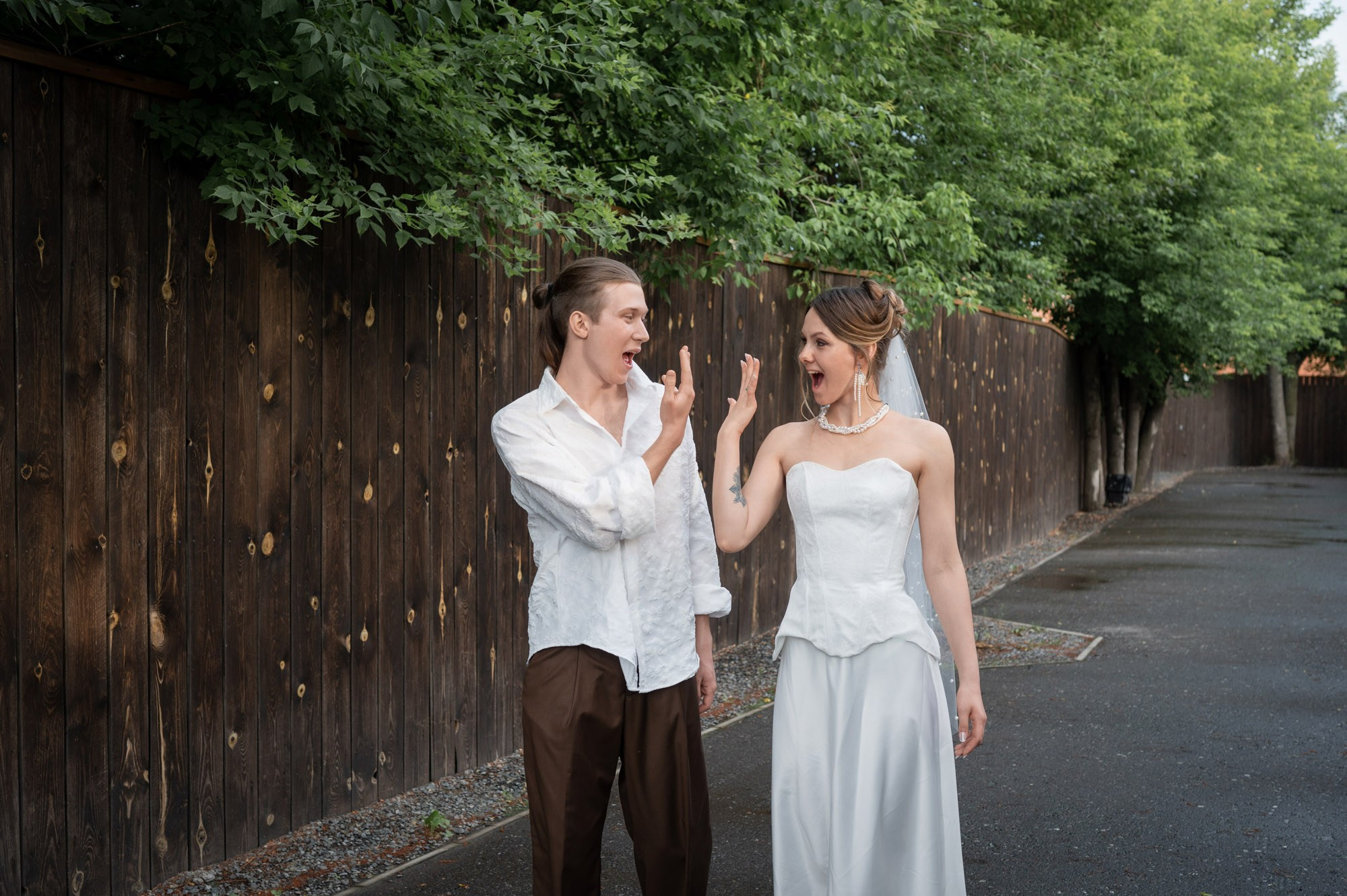 Влад и Кристина, камерная свадьба творческих ребят. Свадебный и портретный фотограф в Омске Матвей Краузе