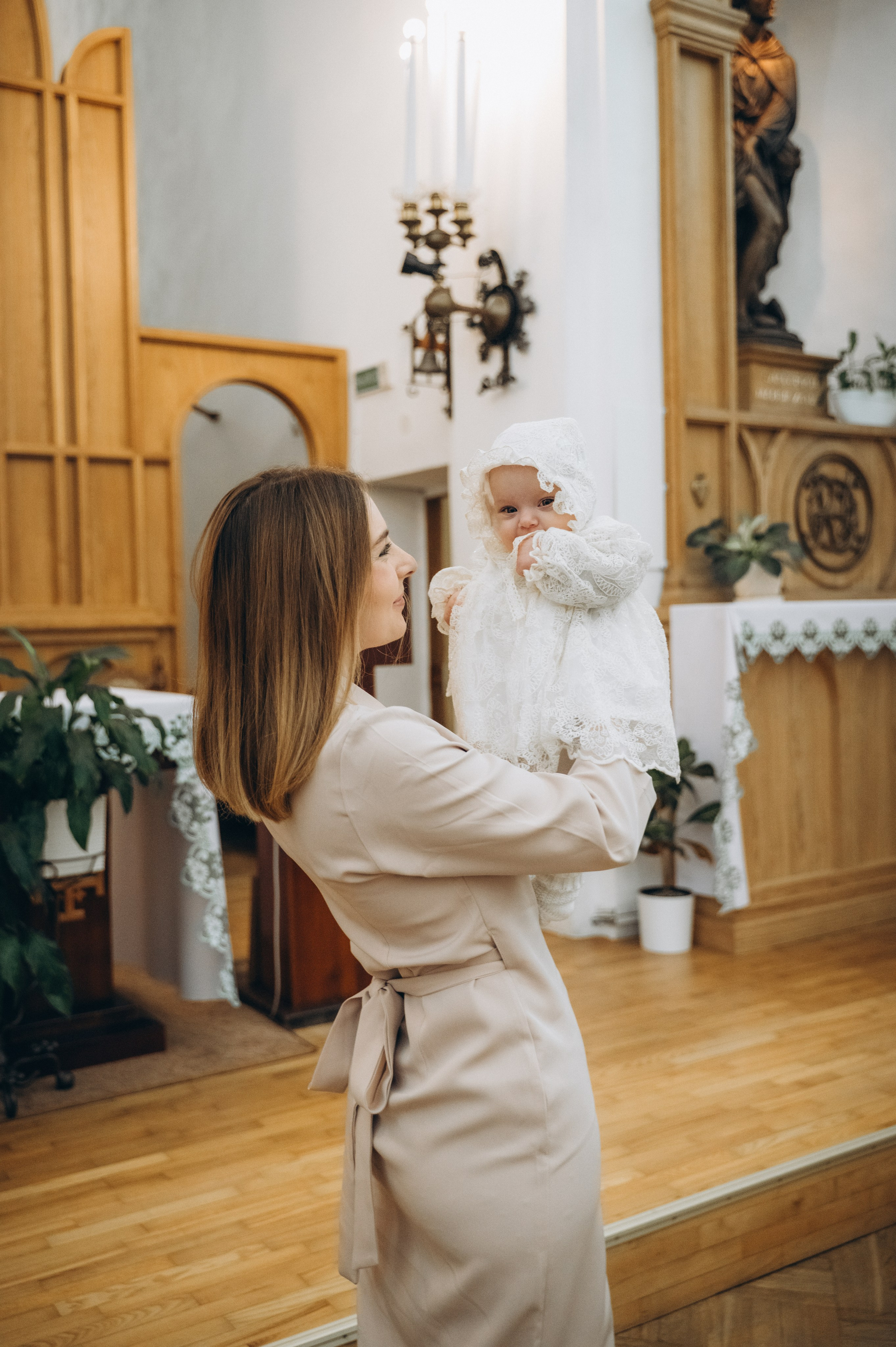 Крещение Эмили (Золотогорский костёл Пресвятой Троицы). Семейный фотограф в Минске Дарья Дреко