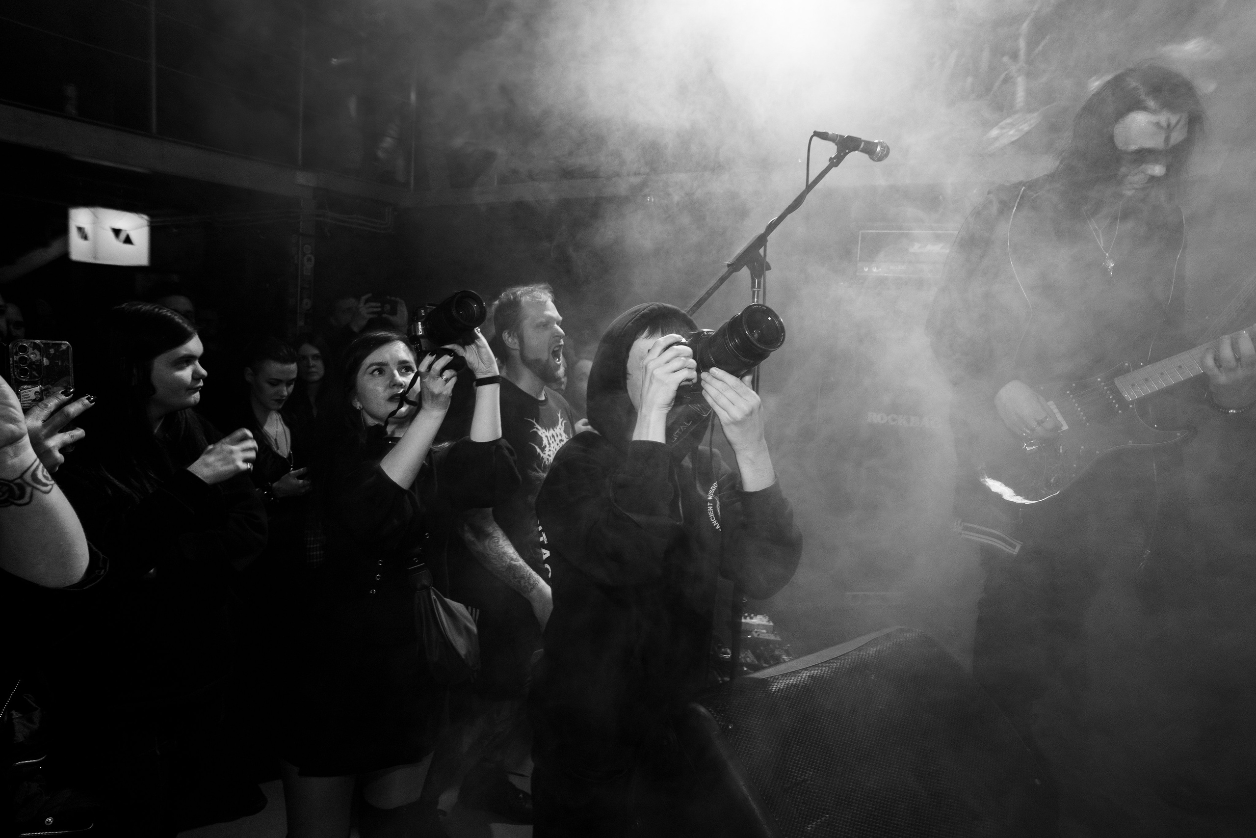 Inside the Rain|Ласточка. Концертный и репортажный фотограф в Санкт-Петербурге Слава Пахомов