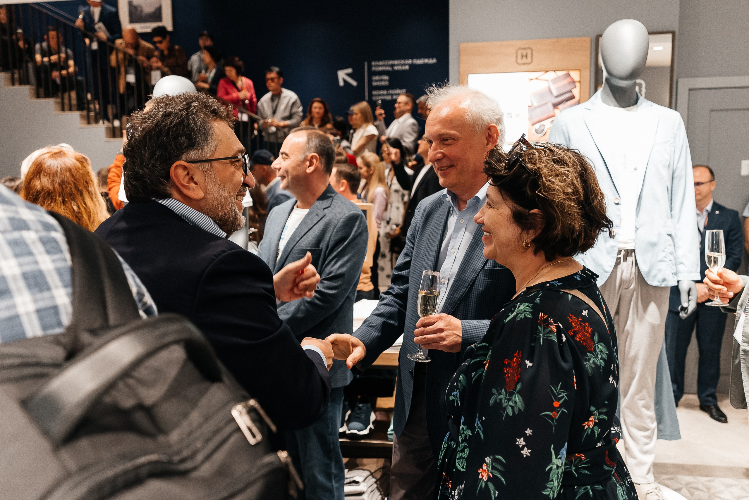 Henderson. Павел Краснов — Свадебный и репортажный фотограф в Москве