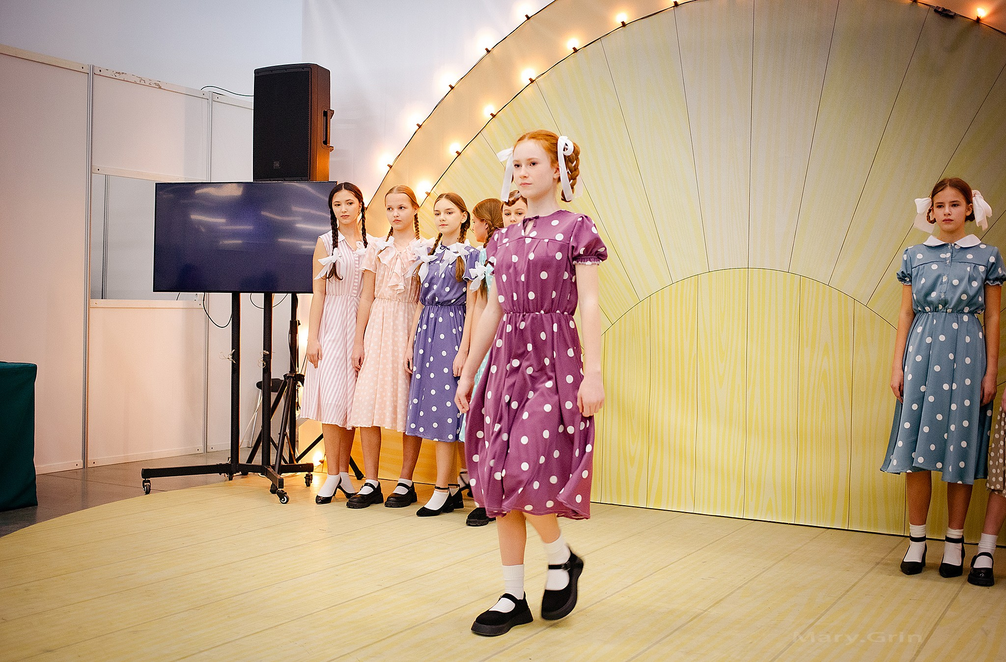 Показ моды 40х лет. Православная ярмарка 2025. Детский и семейный фотограф, фотограф мероприятий Нижний Новгород