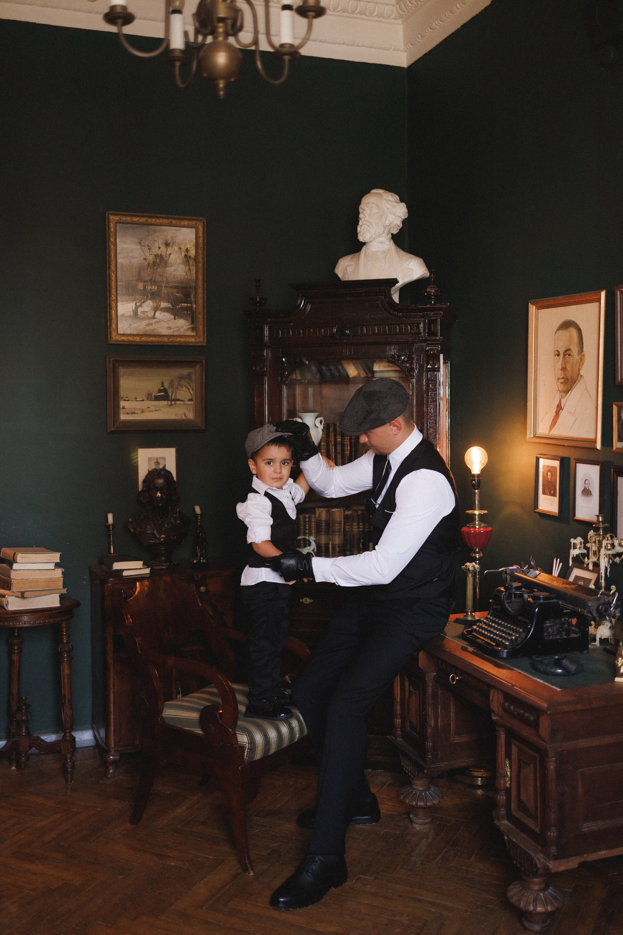 Семейная фотосессия в ретро стиле, фотостудия «Ретроград», город Краснодар. Семейный и детский фотограф в Краснодаре Анна Трашкова