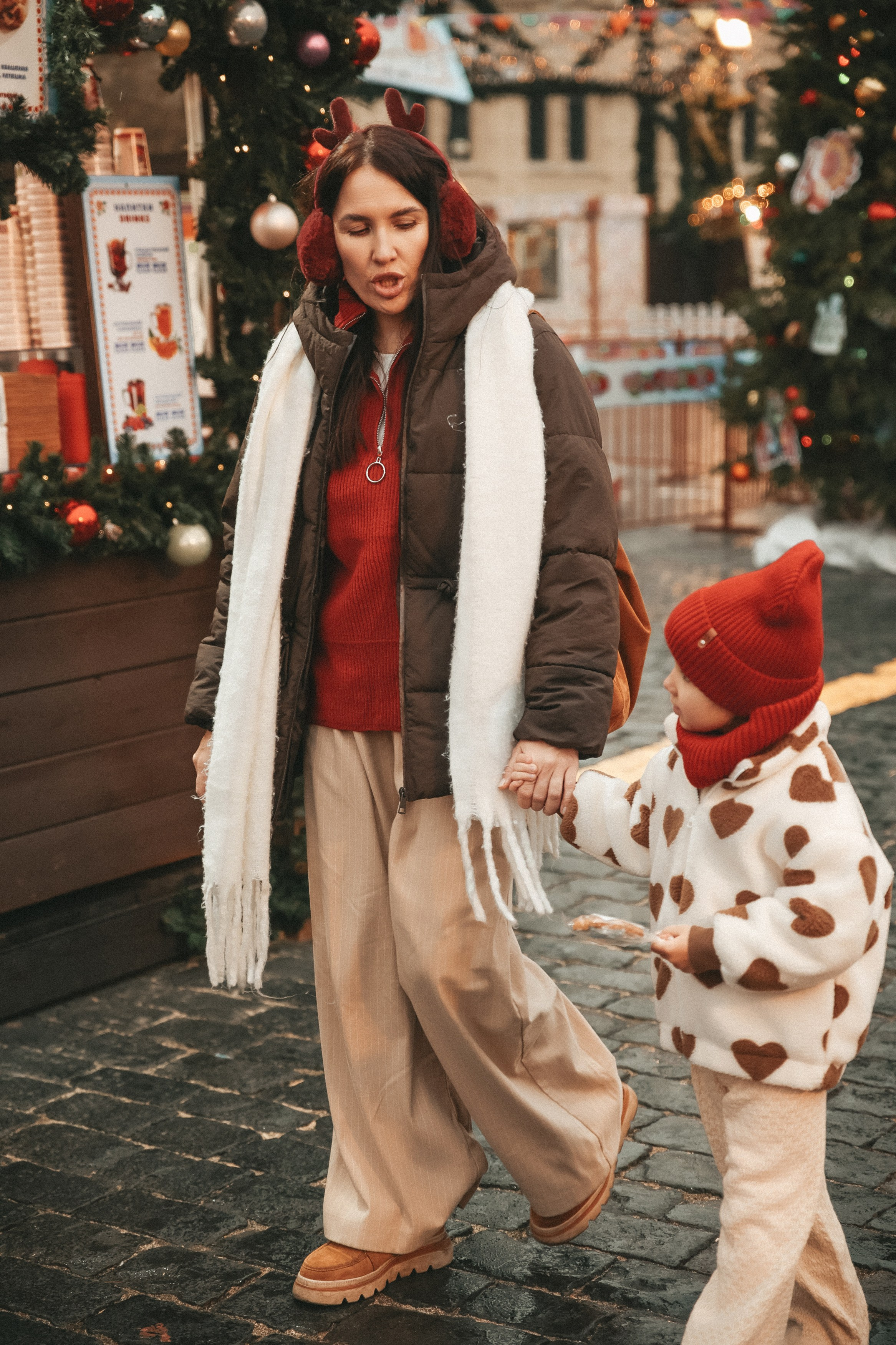 Новогодняя фотосессия на Гум ярмарка мама и дочка. Фотограф Владимир Москва