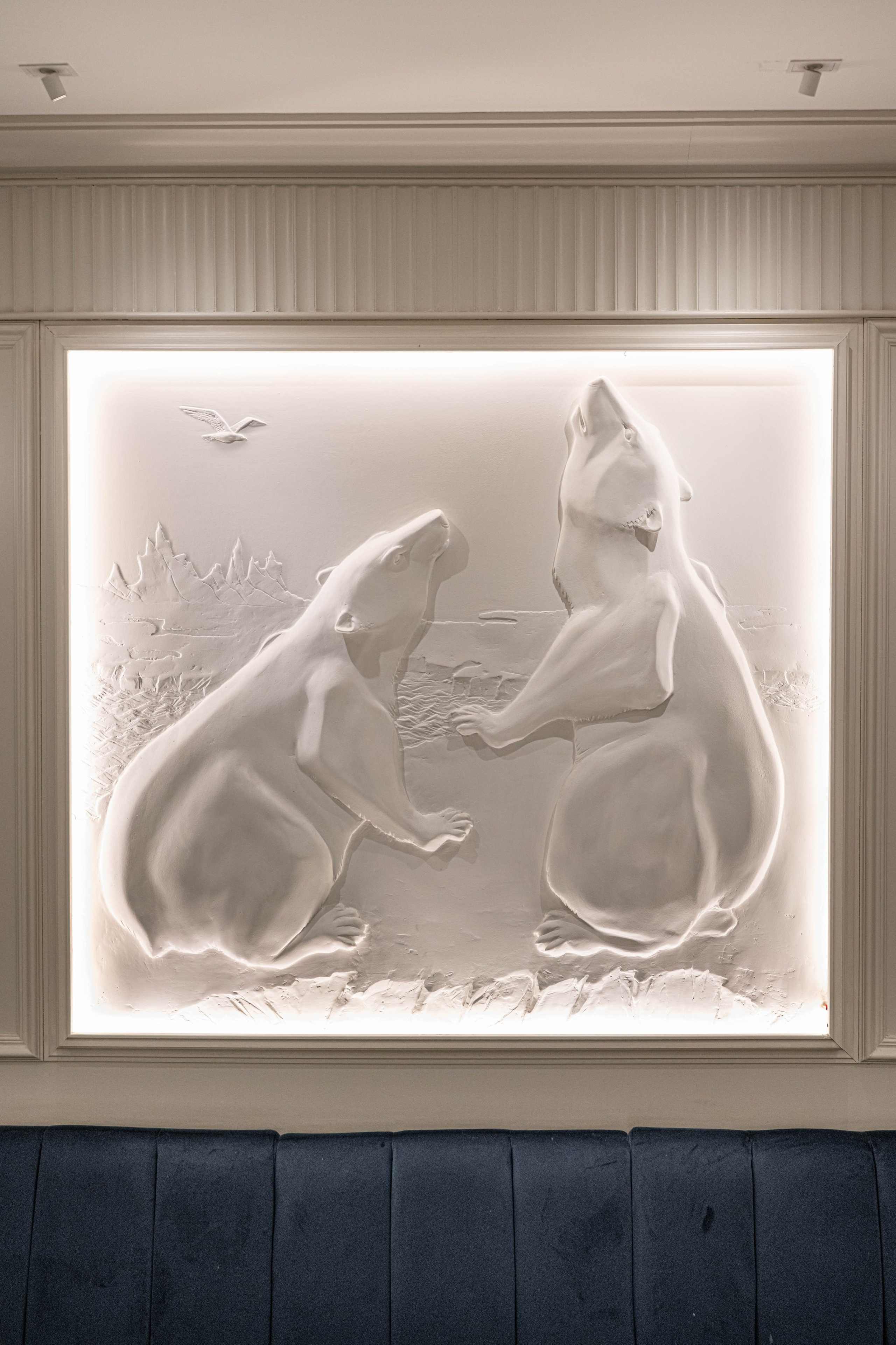 Фотосъемка освещения Maytoni в кафе Север. Интерьерный и репортажный фотограф в Санкт-Петербурге