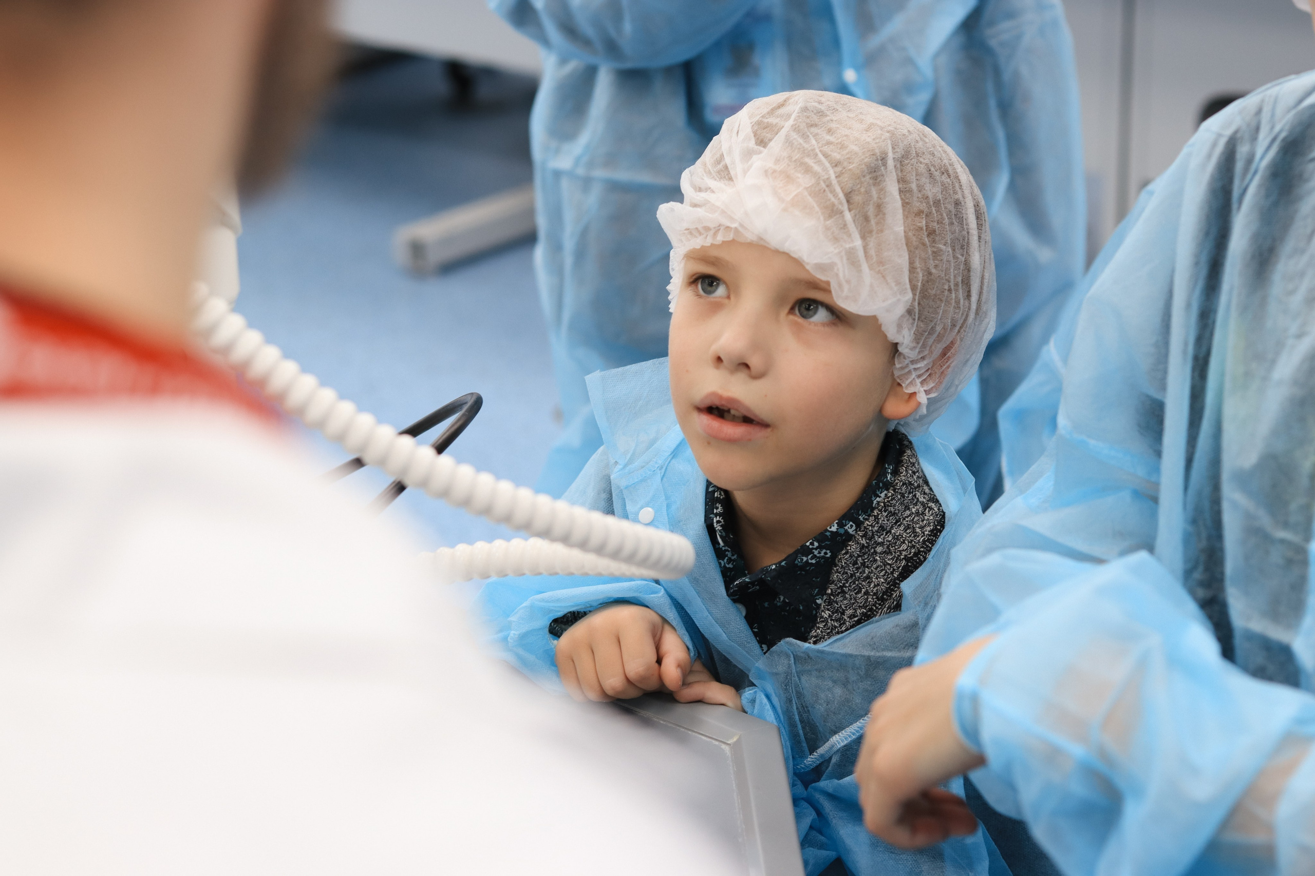 Экскурсия на фармацевтический научно-производственный комплекс «Велфарм-М» для детей сотрудников. Репортажный фотограф в Москве и Зеленограде Karina-vozd