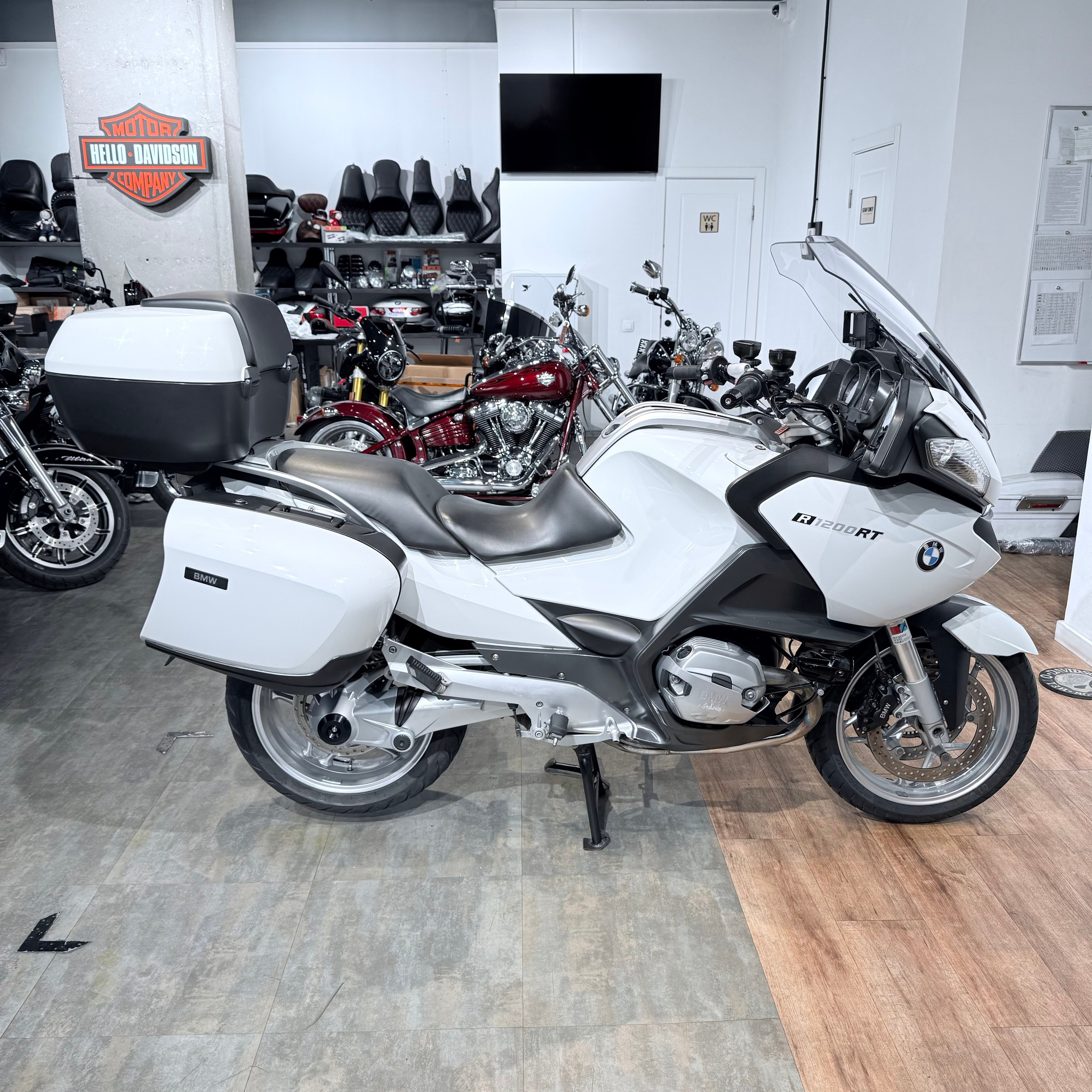 2011 ВМW R1200RТ Alpine White. Hello Davidson, Москва. Только хорошие мотоциклы…