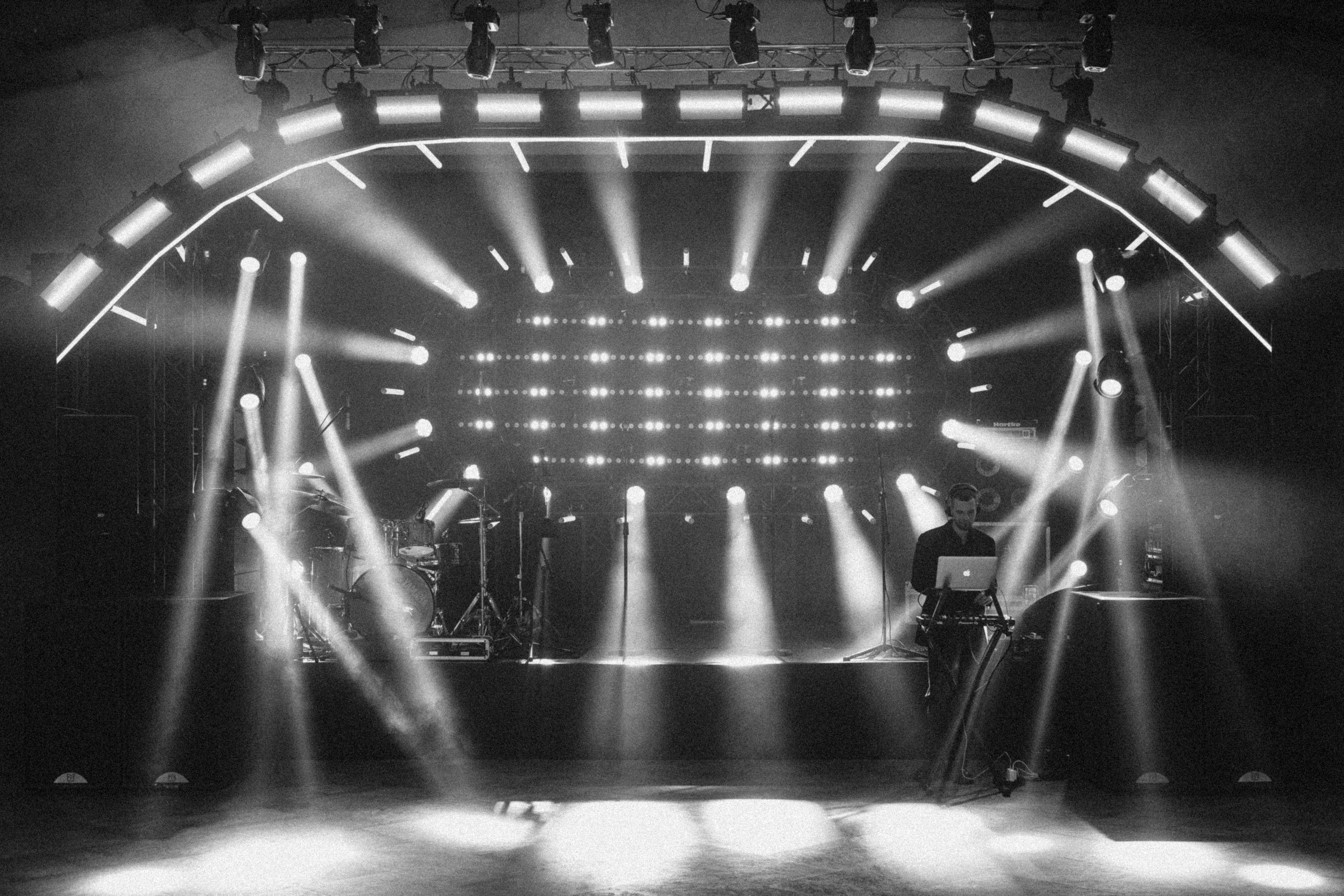 Бэки монтаж