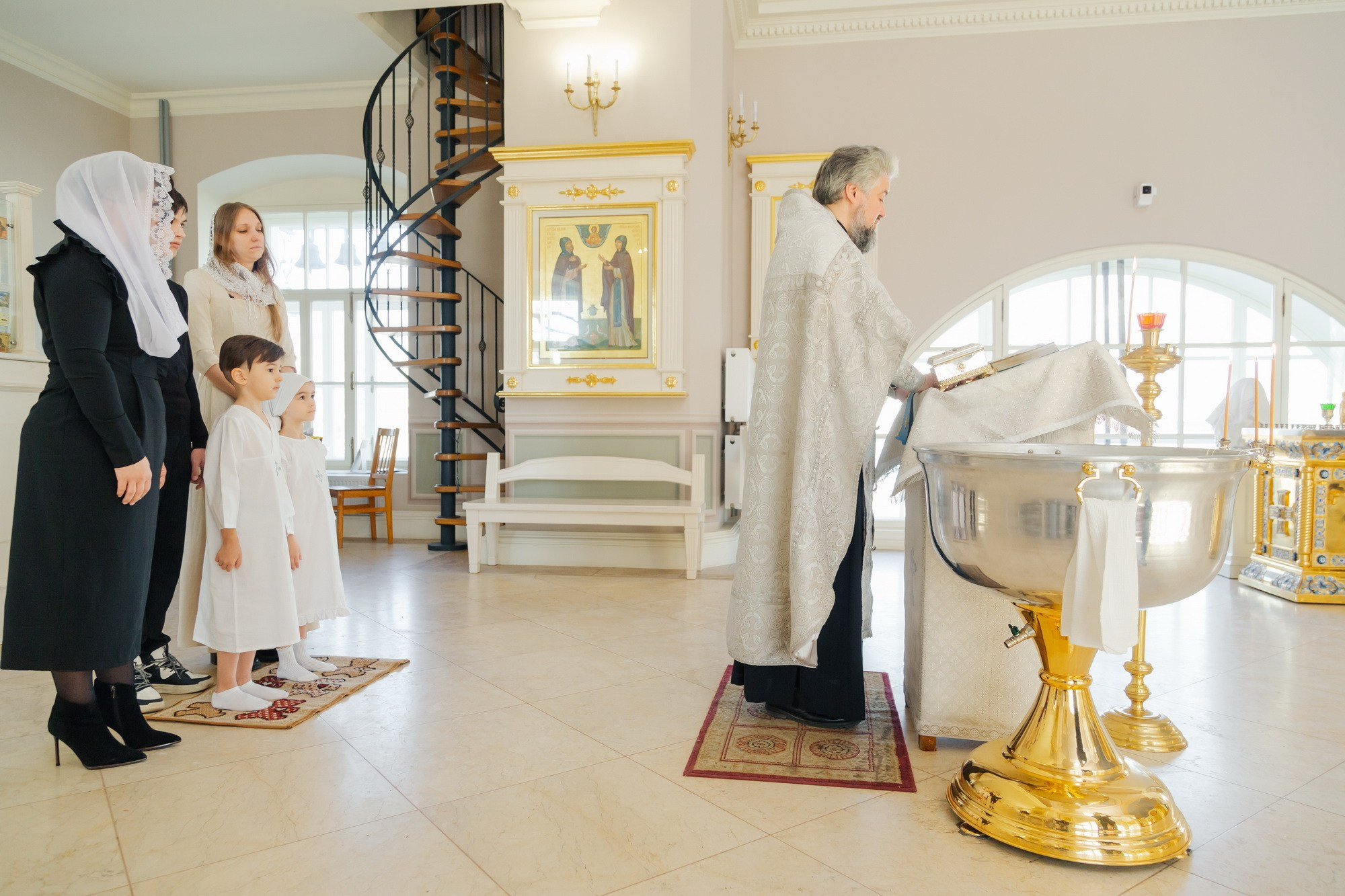 Церковь во имя иконы Божией Матери «Всех Скорбящих Радость», Лавра СПб. Фотограф на крещение в Санкт Петербурге