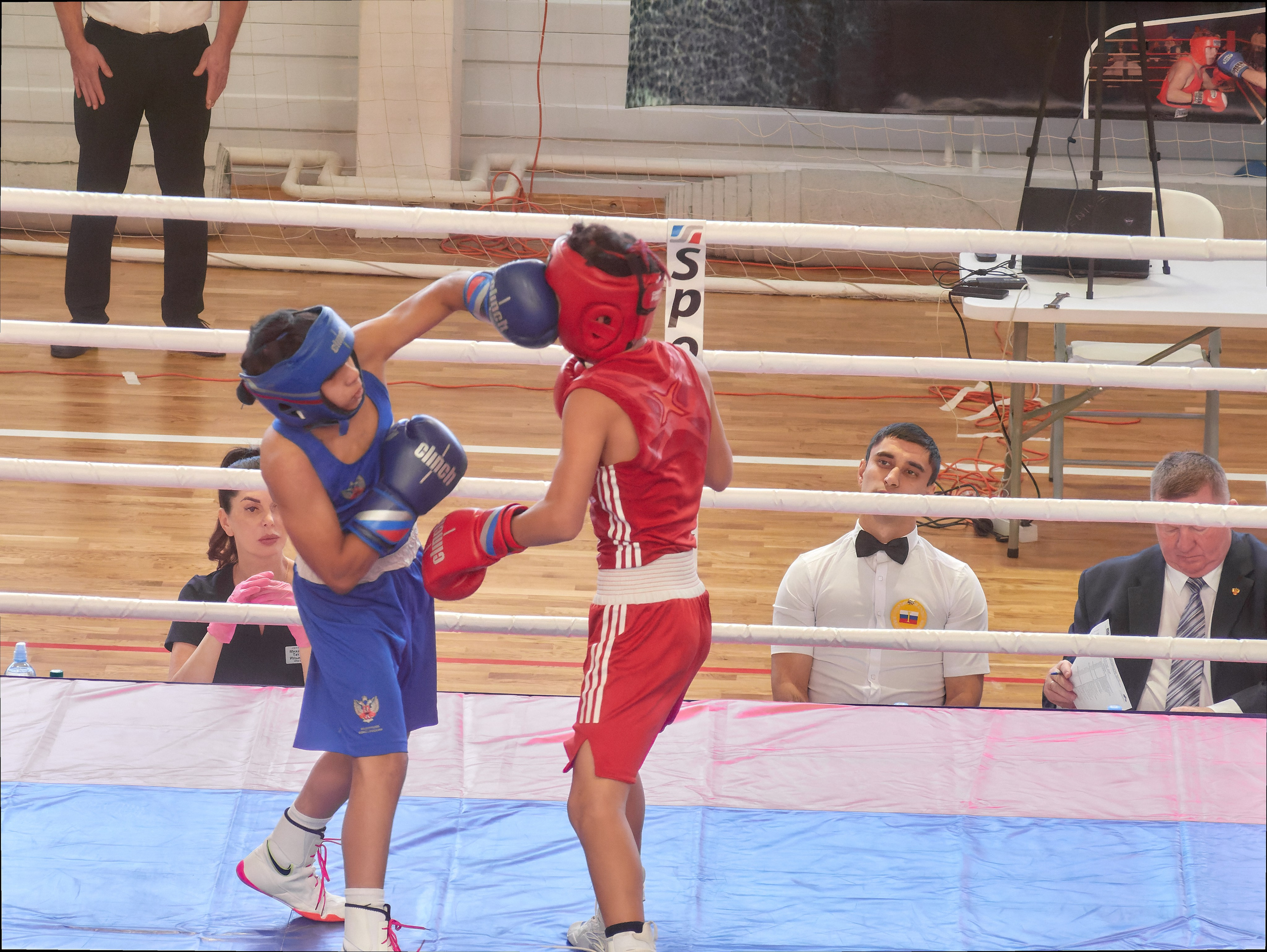 Открытие турнира по боксу памяти героя Советского Союза Михаила Крюкова. Семейный и детский фотограф в Междуреченск Олег Бамбульский