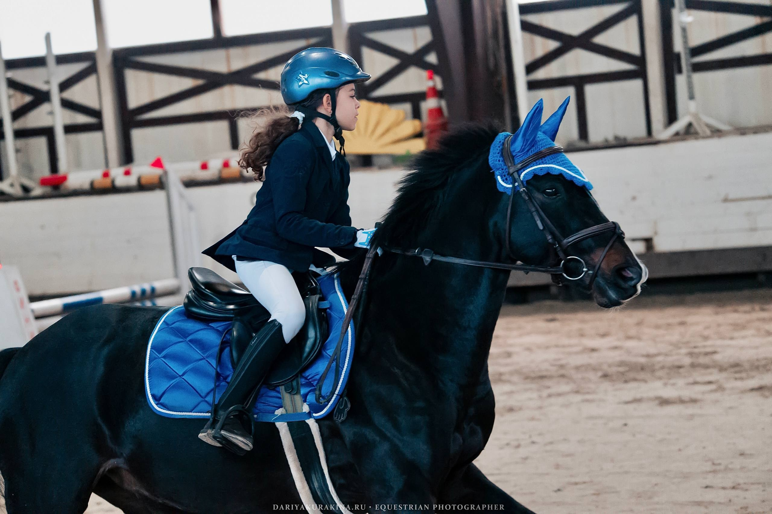 ОТКРЫТИЕ ЗИМНЕГО СЕЗОНА ПО КОНКУРУ В КСК «БЕЛАЯ ДАЧА». Куракина Дарья • Конный фотограф