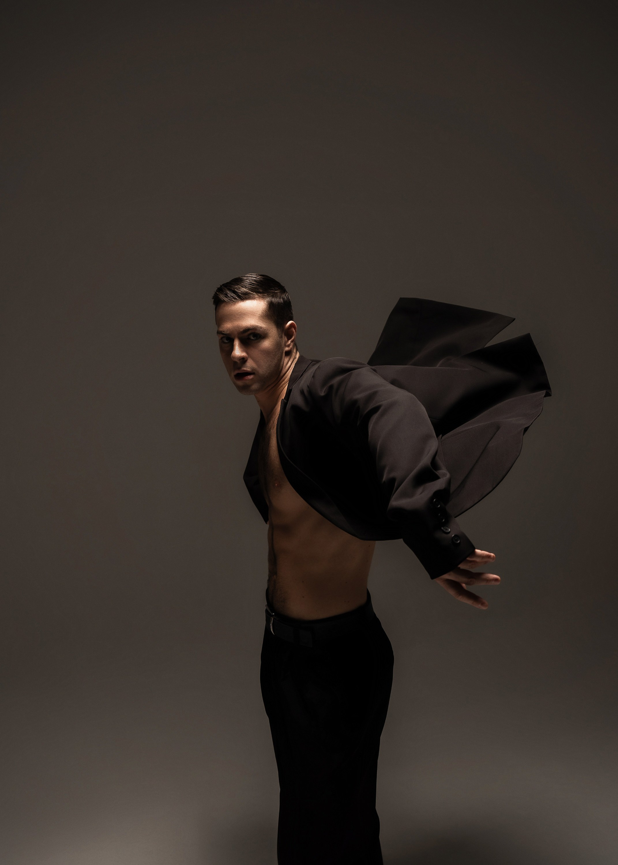 ДМИТРИЙ. Женский портрет