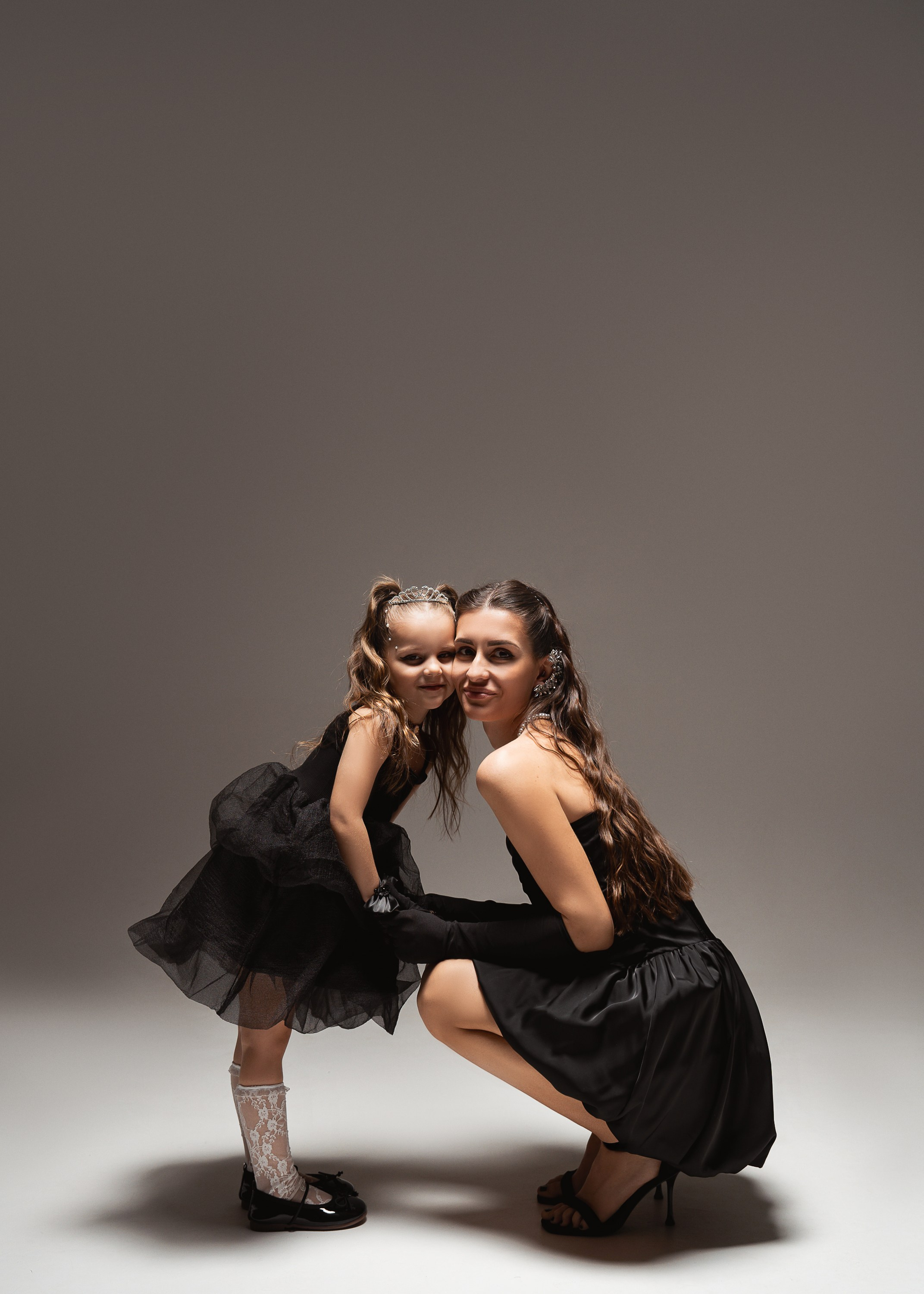 УЛЬЯНЕ 5 ЛЕТ. Женский портрет