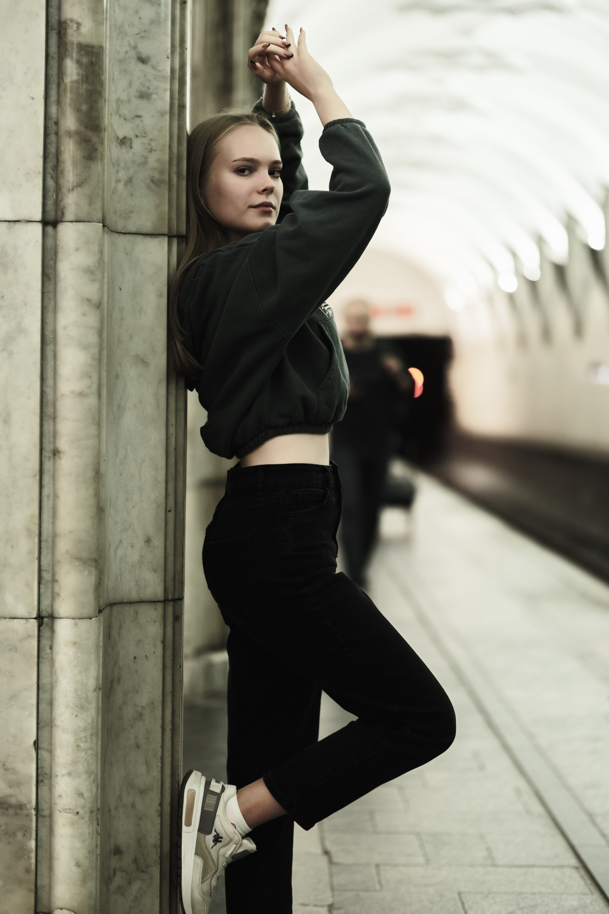 Жанна с Катей в метро. Фотограф в Москве Максим Скоробогатов