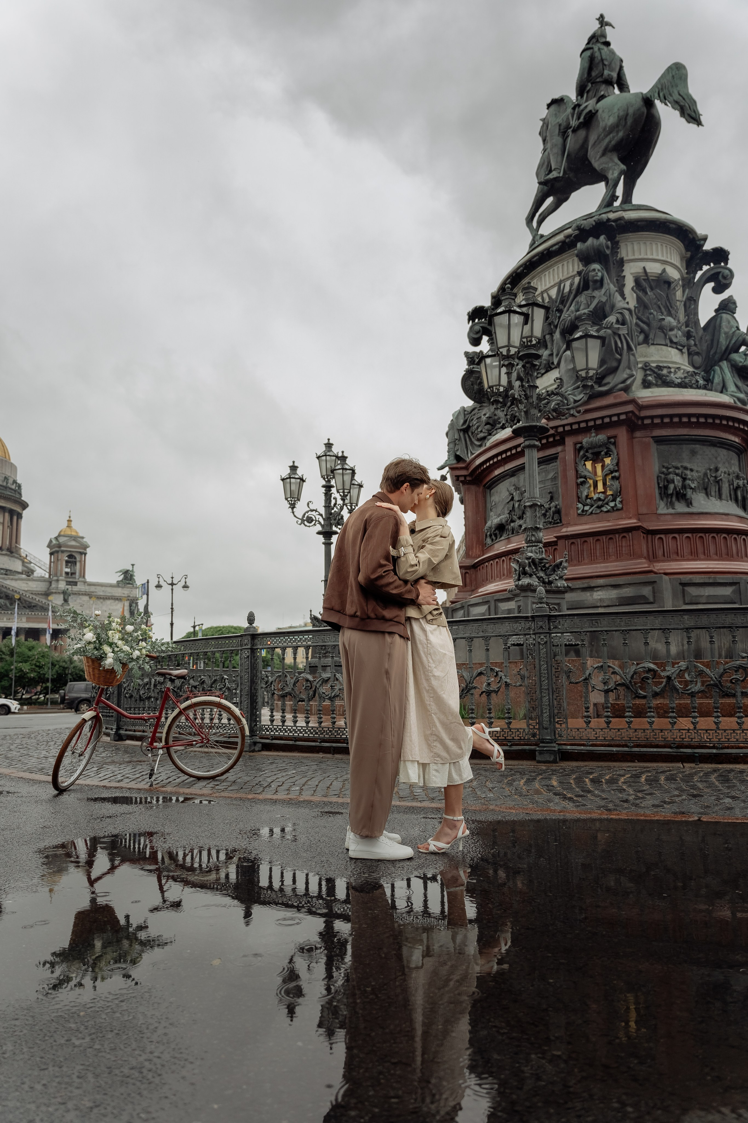 Двое под одним зонтом