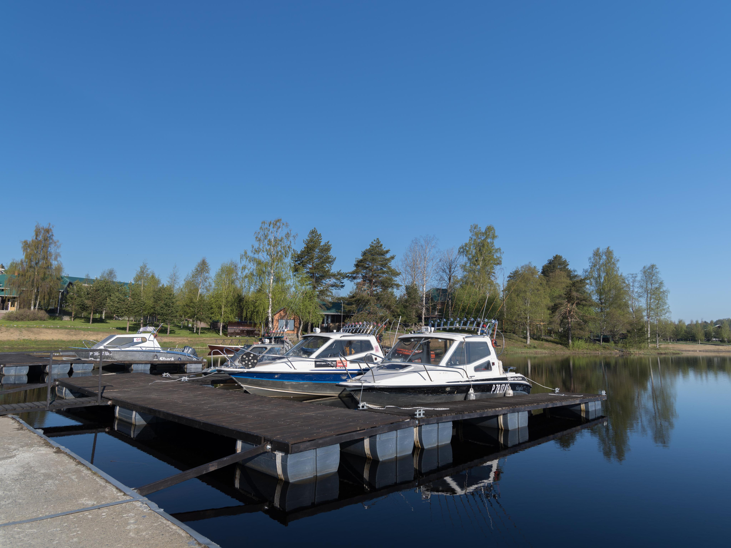 Пансионат Черные камни, моторные лодки для рыбалки