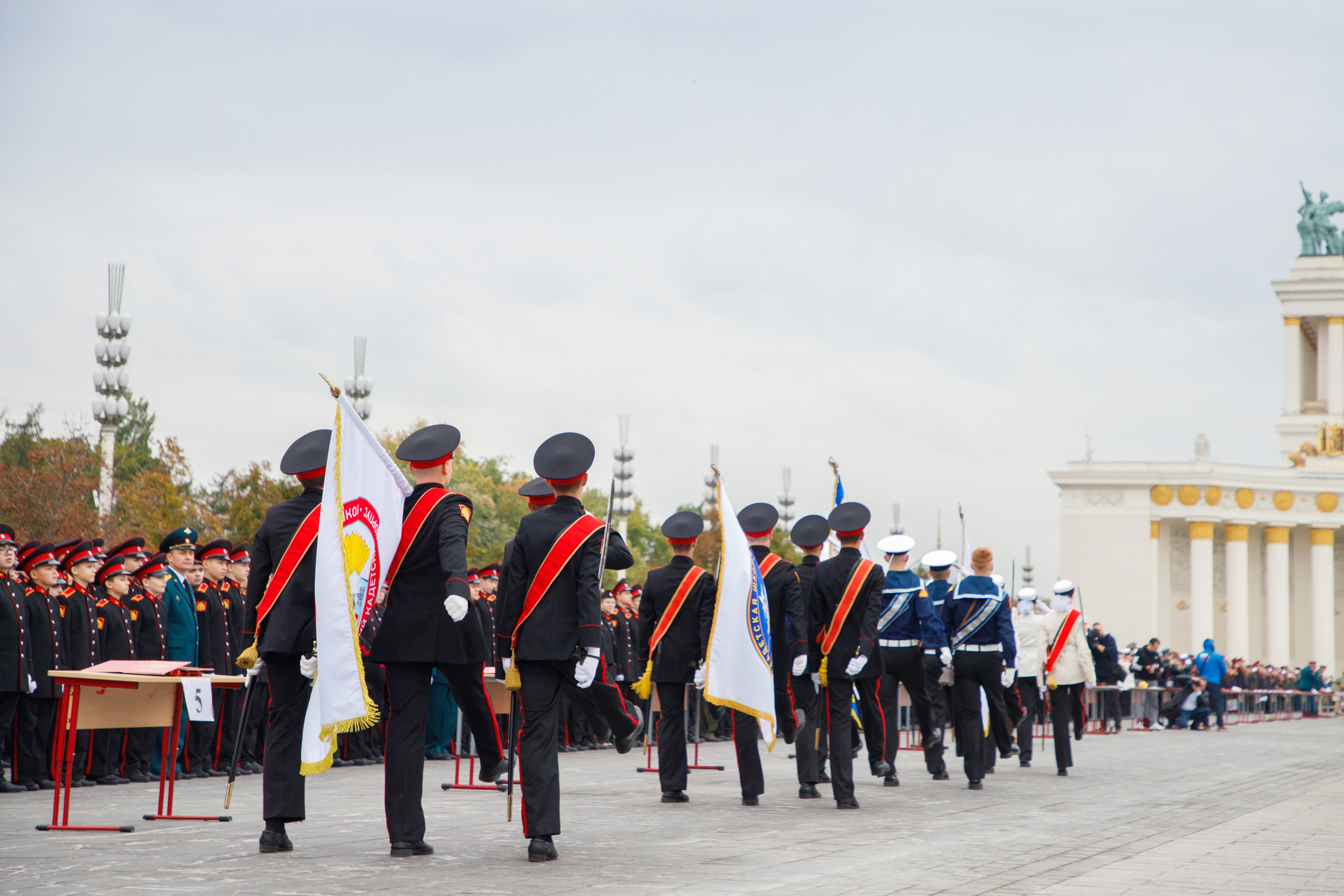 Репортаж посвящения в кадеты в Москве на ВДНХ в сентябре 2024 года. Семейный и школьный фотограф в Москве Анна Ткач