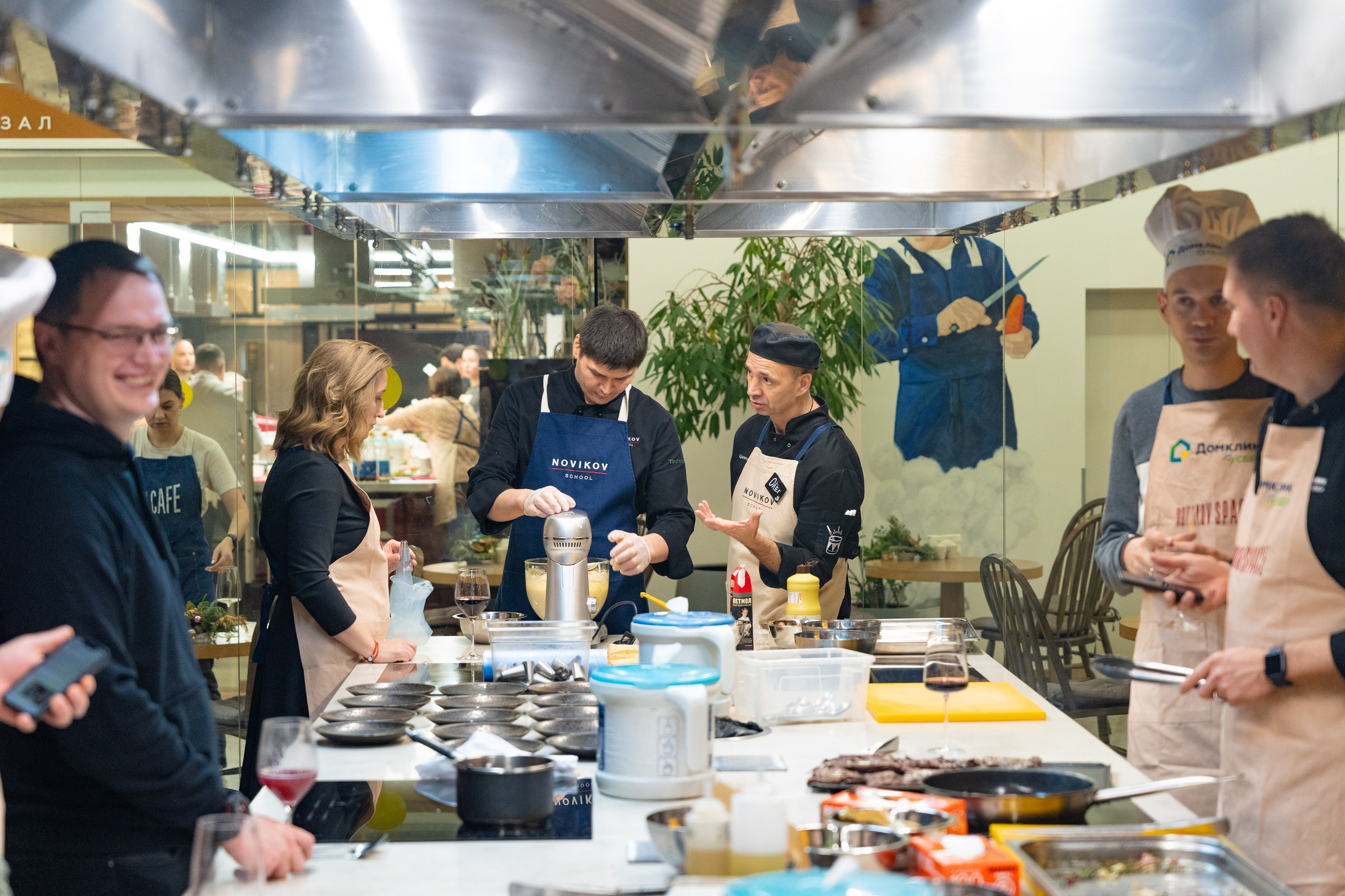 NOVIKOV SCHOOL — Умами зал. Фотограф Никита Комаров