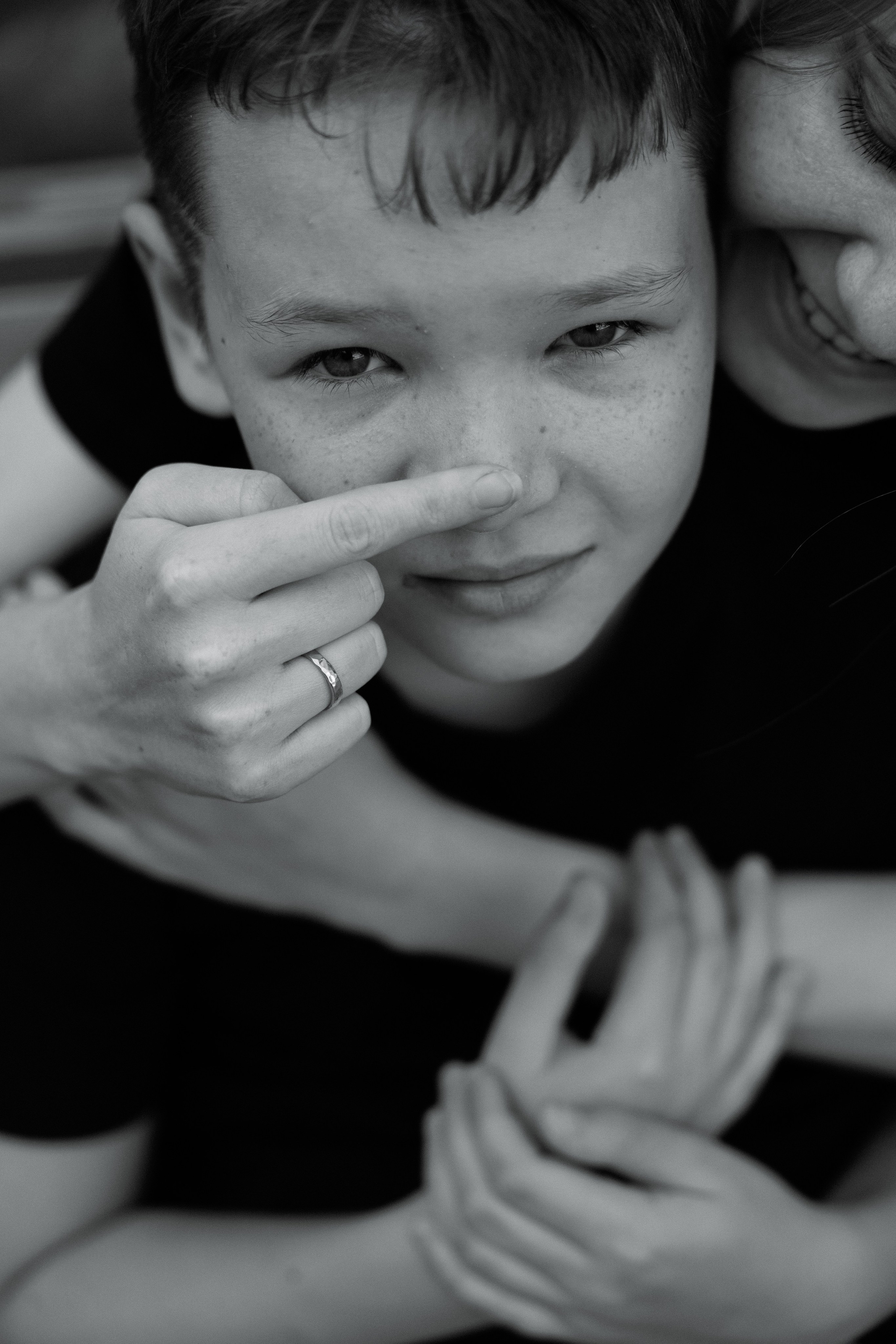 Юля и ее младший брат. Привет! Меня зовут Лера, я фотограф в Нижнем Новгороде
