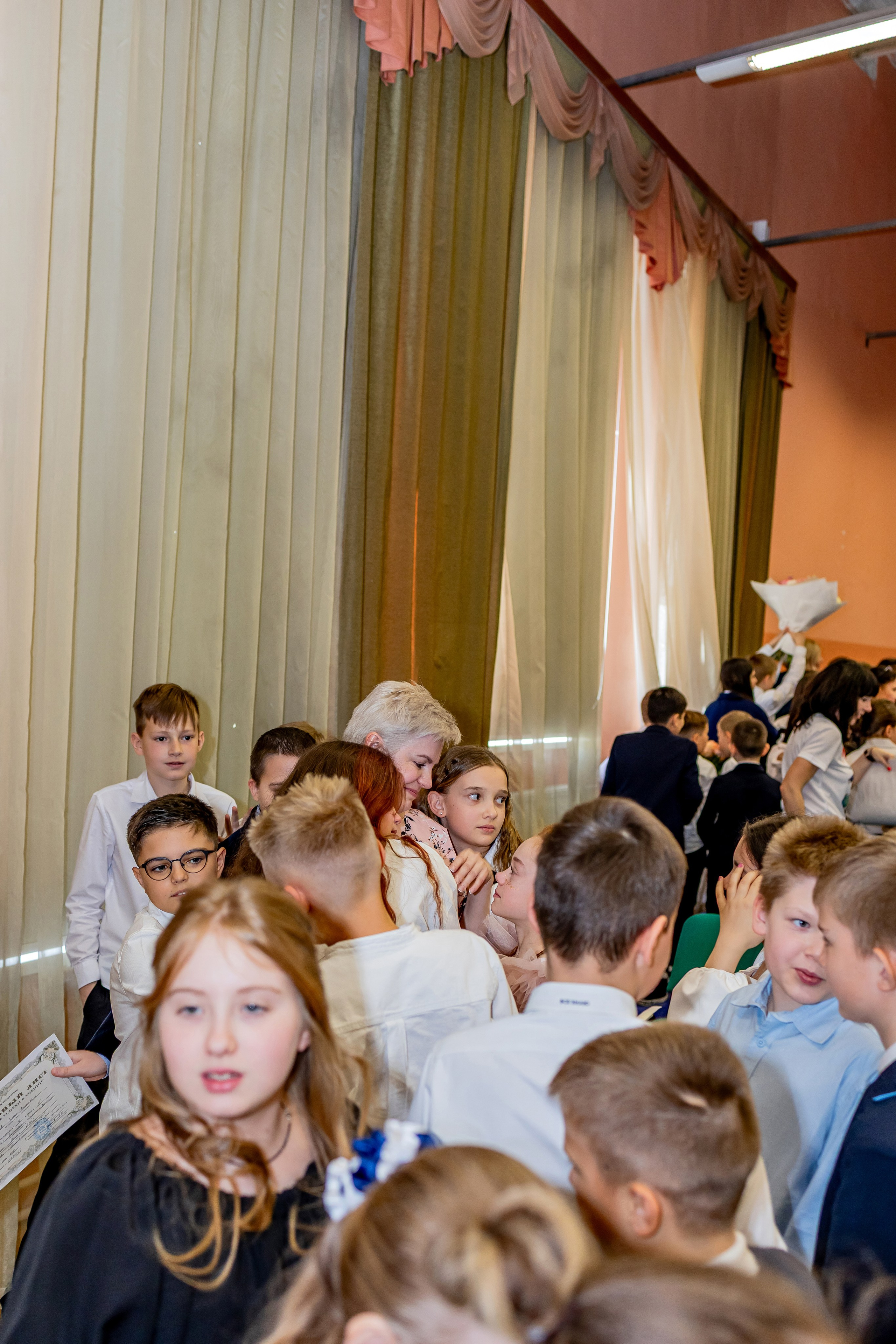 Выпускной праздник в начальной школе. Фотограф и видеограф Москва. Свадебный фотограф, видеограф. Выпускные альбомы. Оживающие альбомы