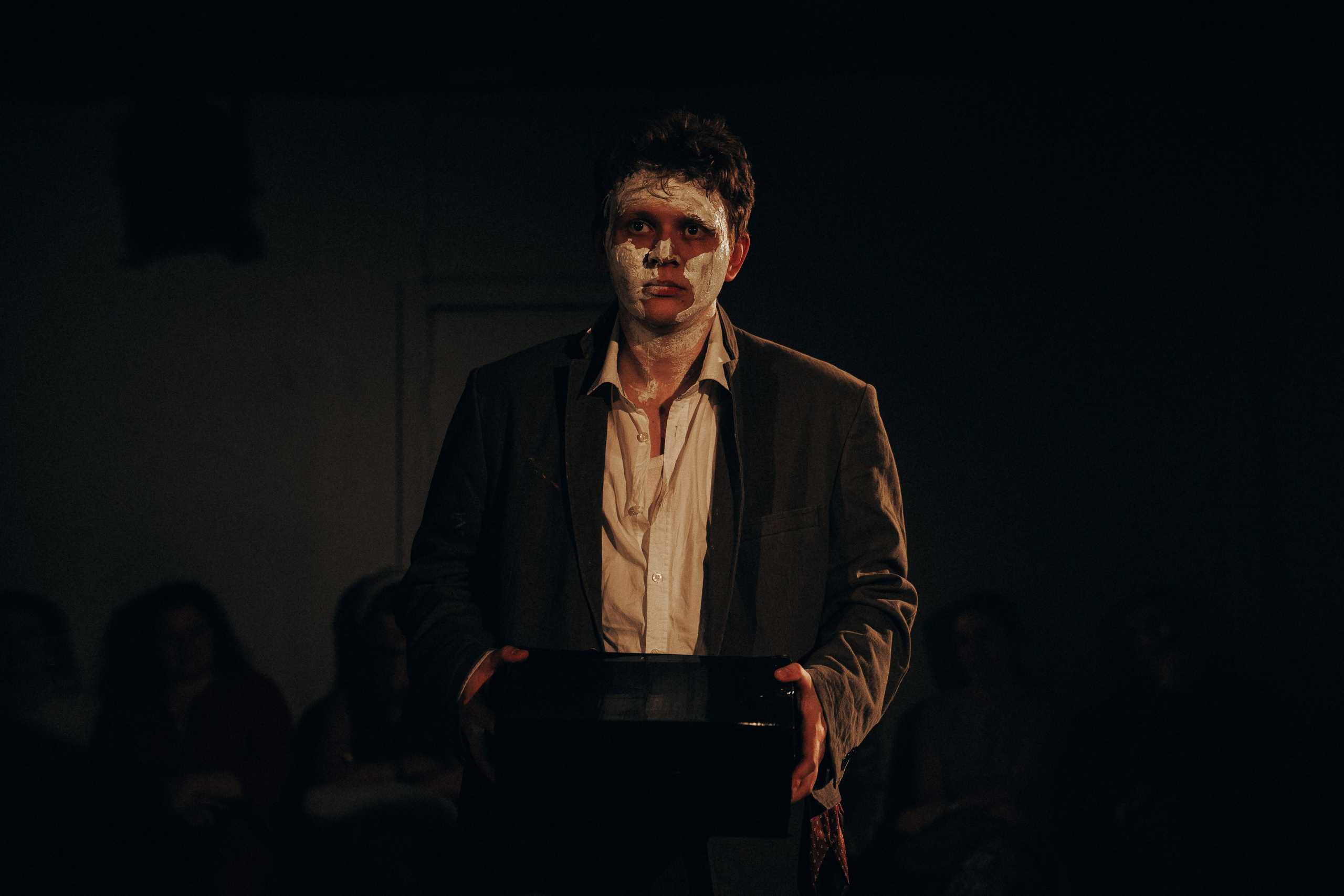 «Продаются детские ботиночки, неношенные». Профессиональный фотограф в Санкт-Петербурге Александр Волосенцев