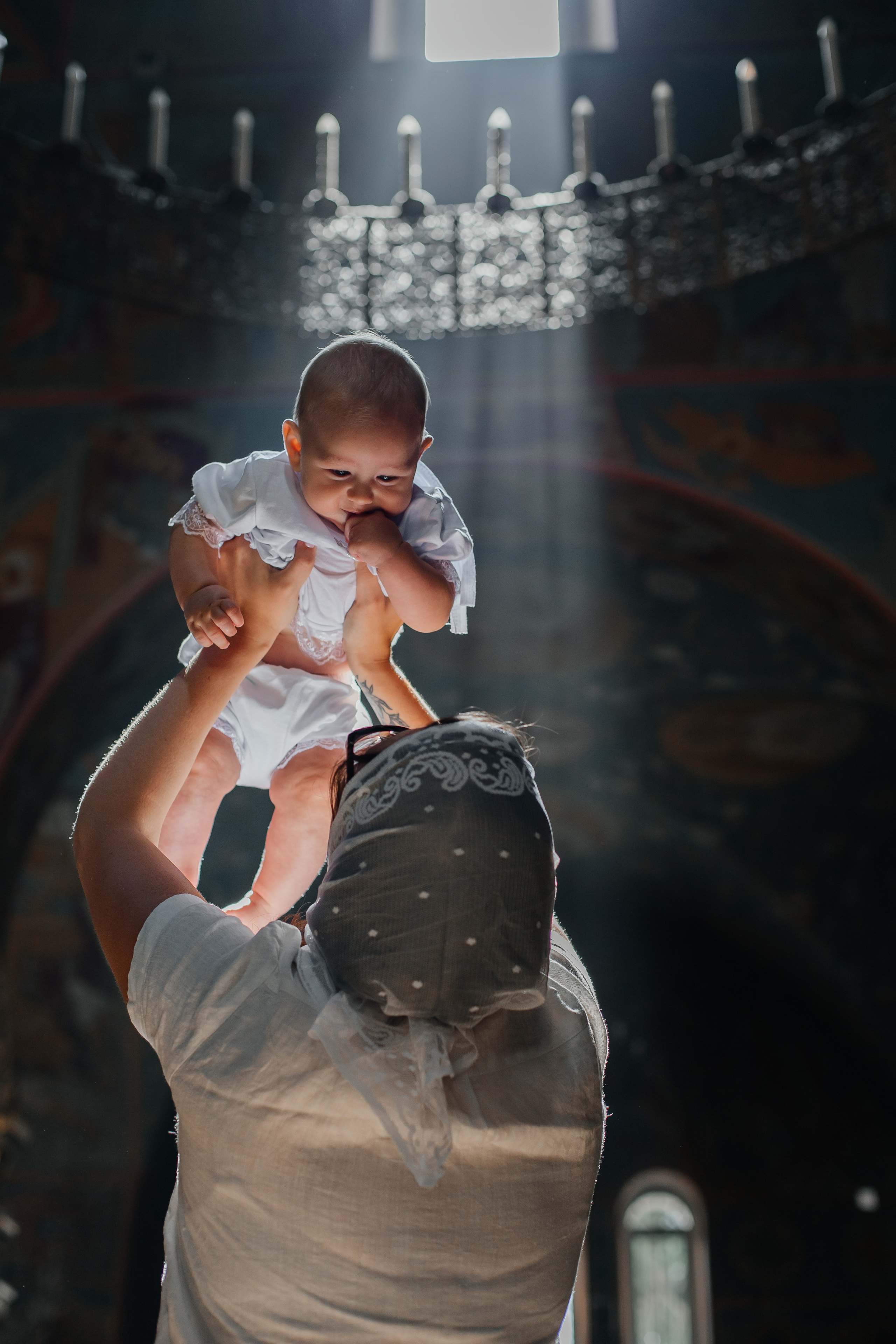 Съемка в храме. Фотограф на крещение