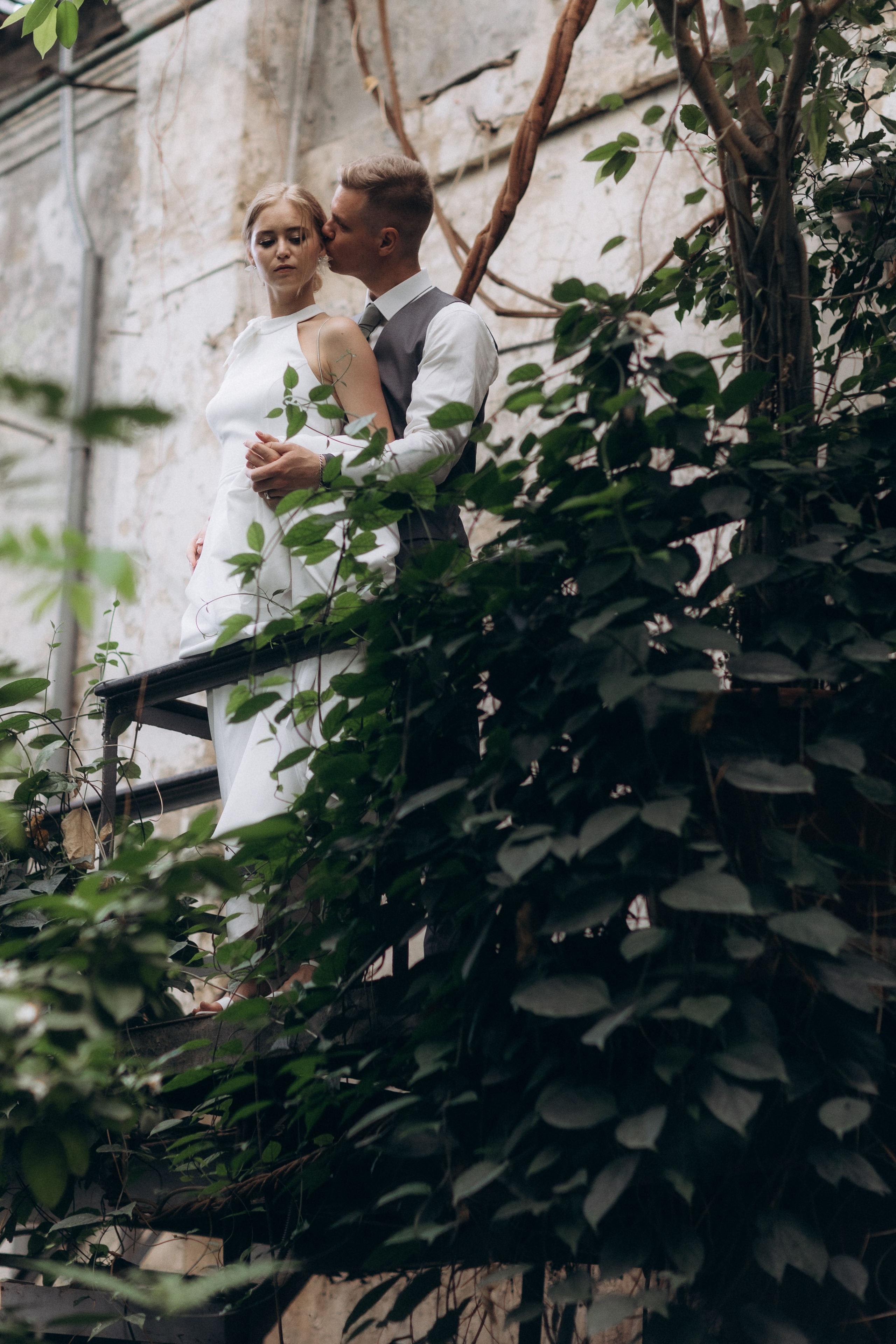 Свадебная фотосессия в Главном Ботаническом саду и в оранжерее. Свадебный фотограф в Москве Мария Крош