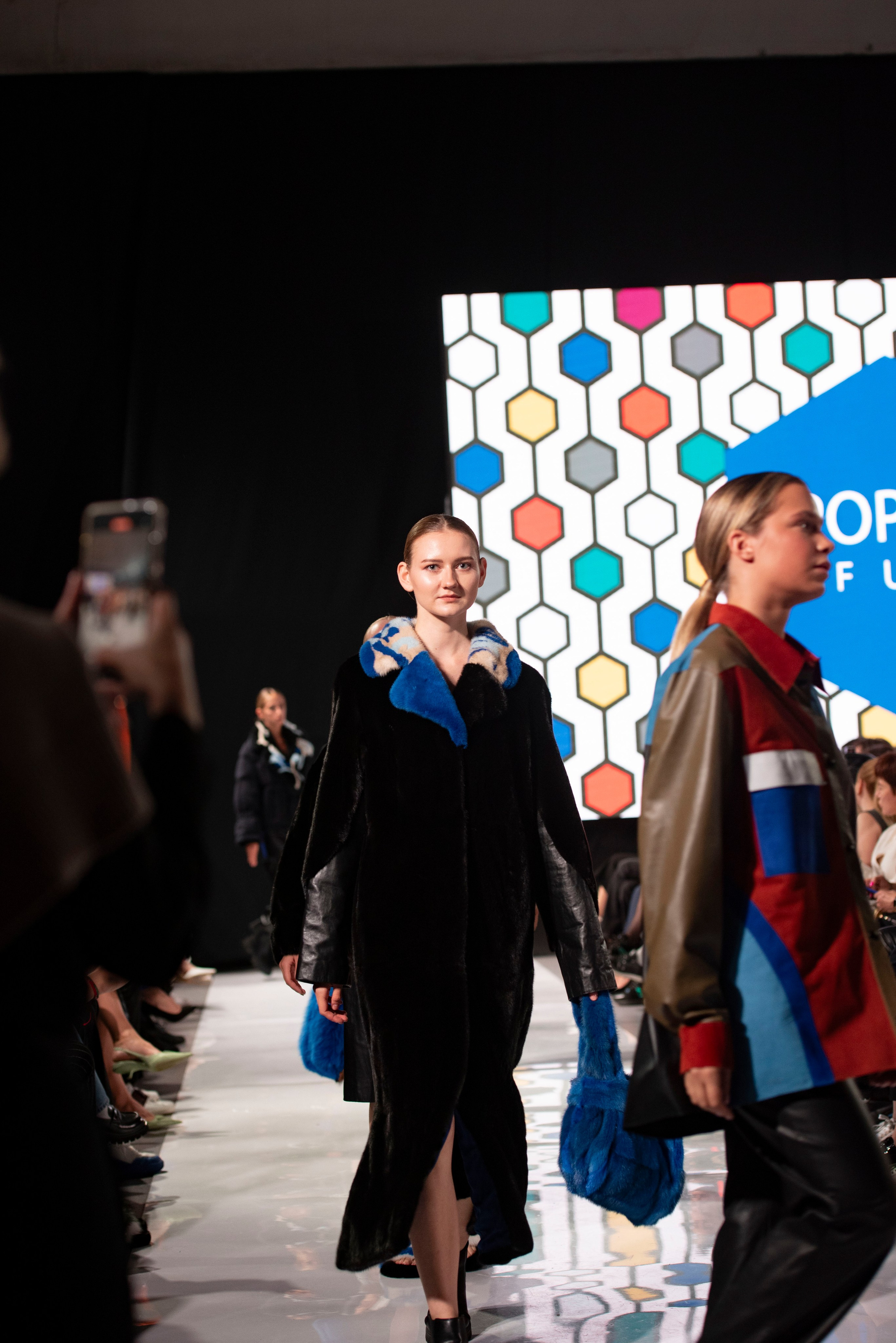 Фотограф на модельный показ. Свадебный, семейный, фэшн фотограф, школьный фотограф в Сочи