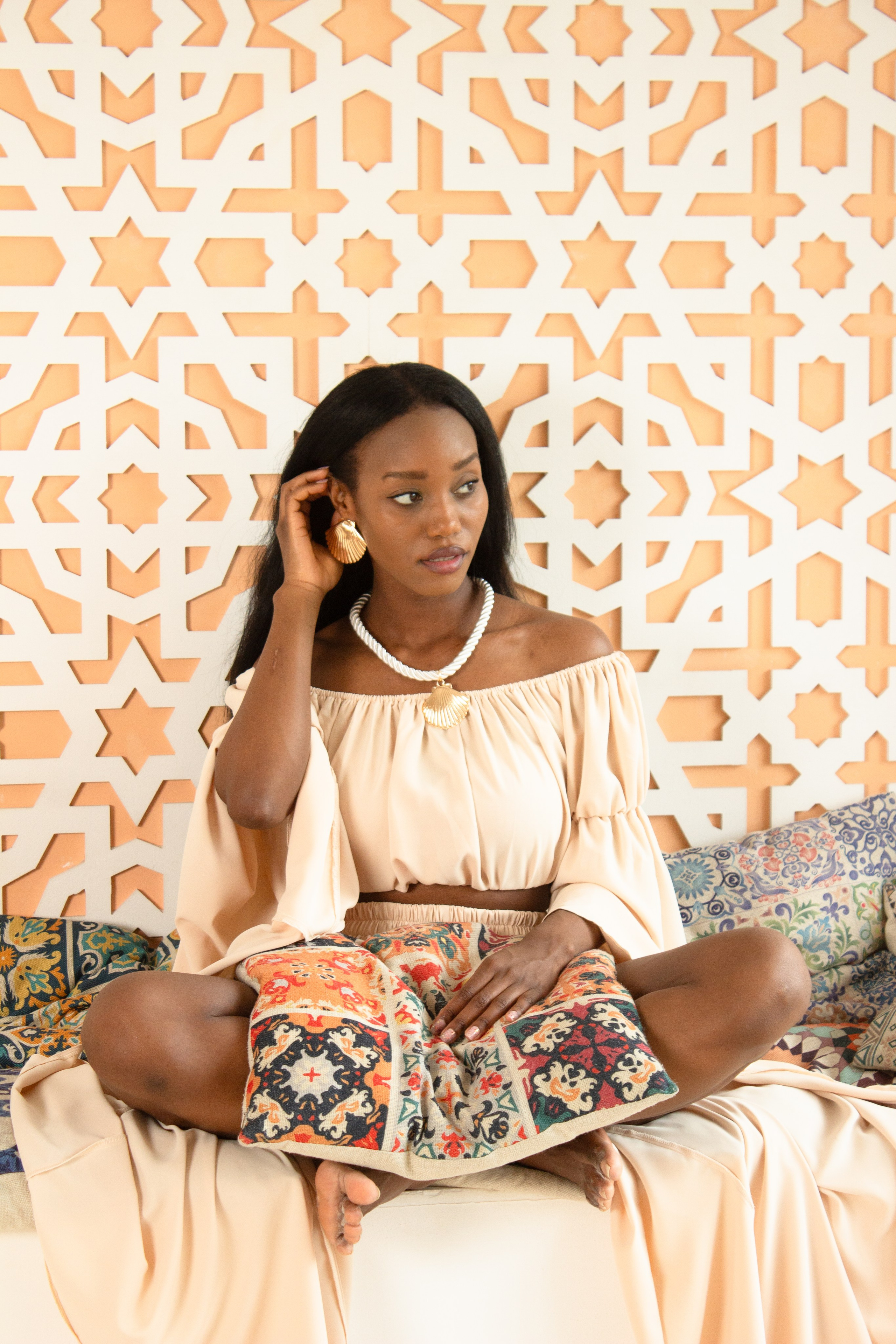 African style portrait, Morocco, studio photos, woman portrait, портрет девушки в фотостудии, студийная съемка, фотограф Соня с Земли, студийная фотосессия в Москве, женский портрет, портрет в студии с мягким светом, профессиональная студийная съемка, Марокко, африканский стиль, этно, этнический, этническая, бохо, ethno, ethnic, boho, Африка, Africa, professional studio photoshoot