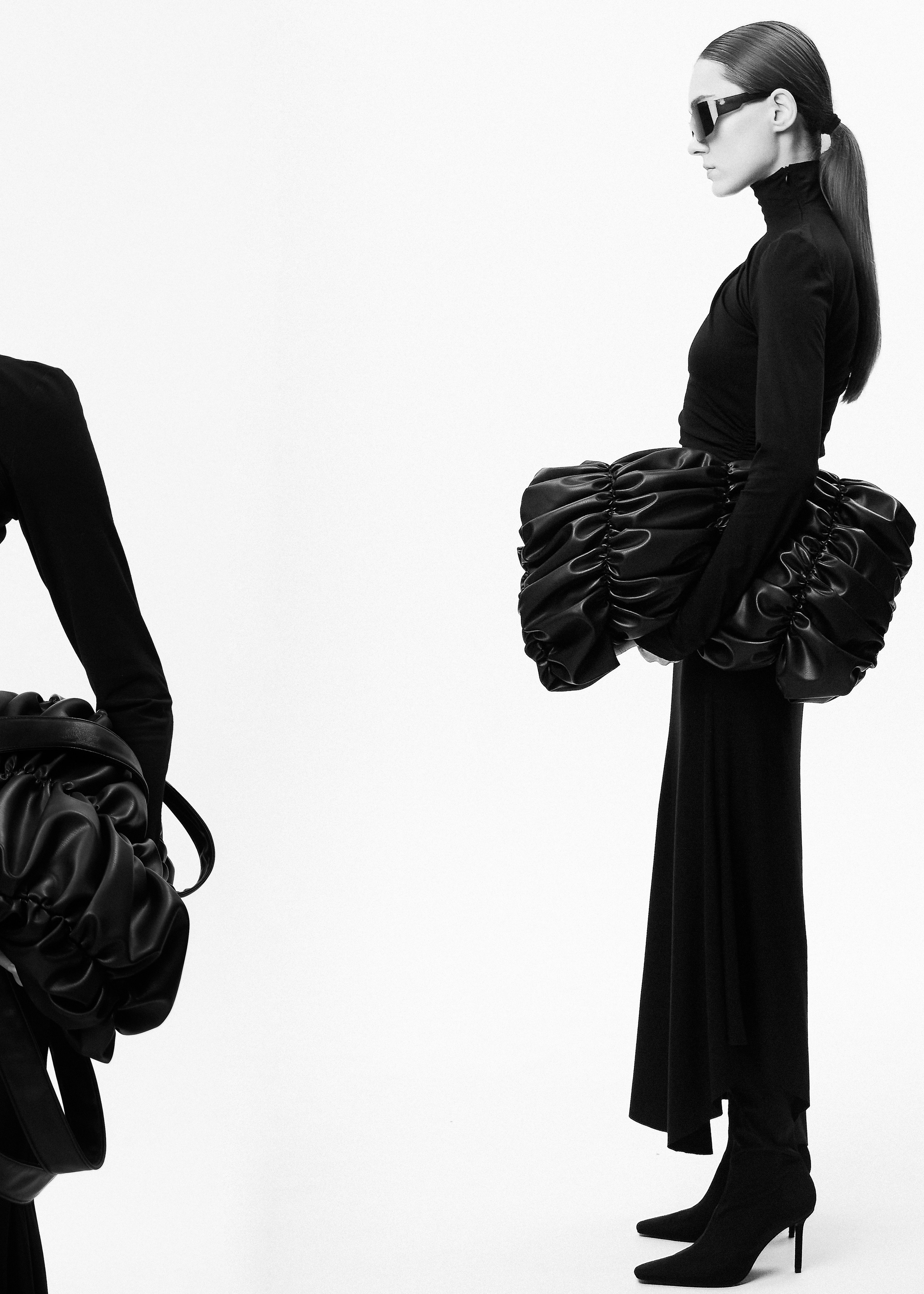 Кожаная сумка через плечо. Leather crossbody bag