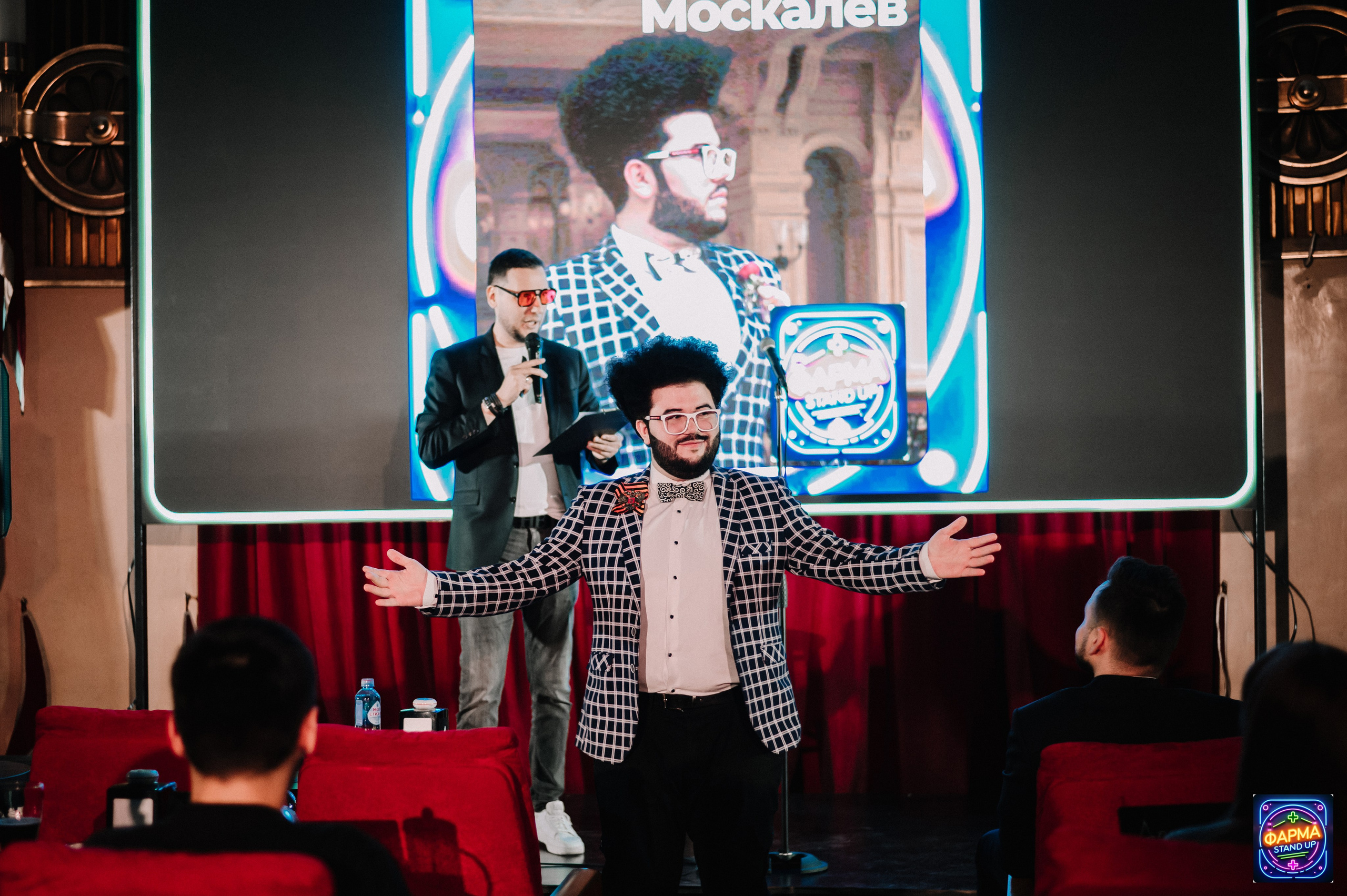 StandUp в GlavStandup Hall. Алена Братчук репортажный фотограф