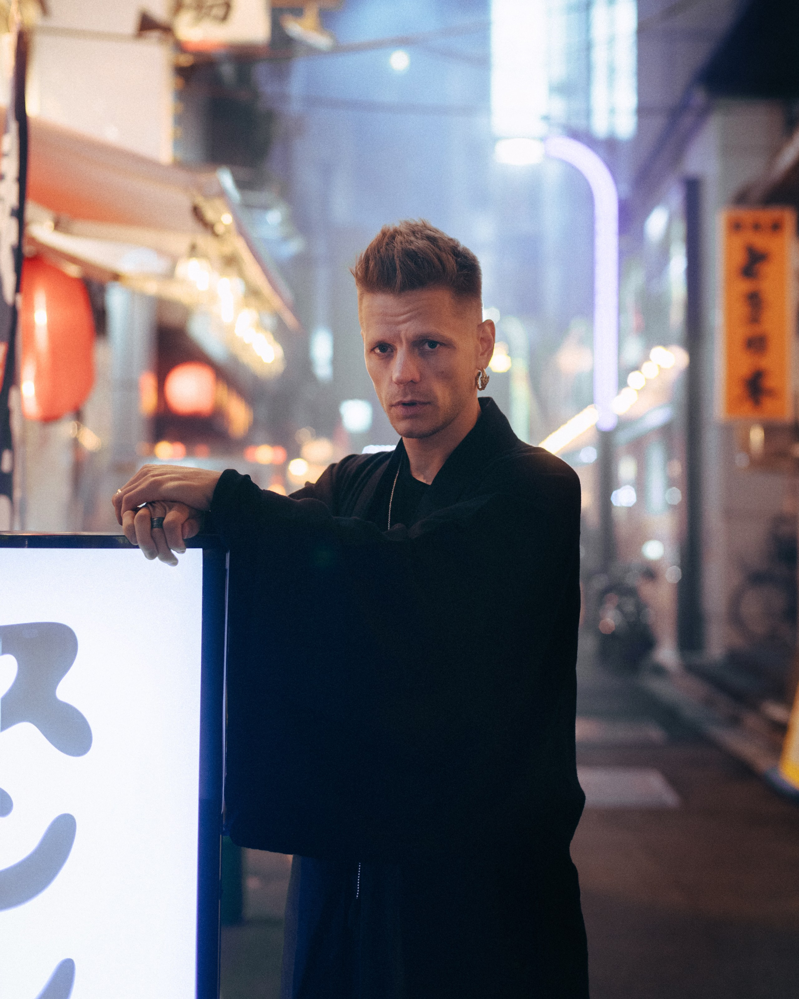 Mikhail. Photographer in Tokyo Anatolii Ozarto