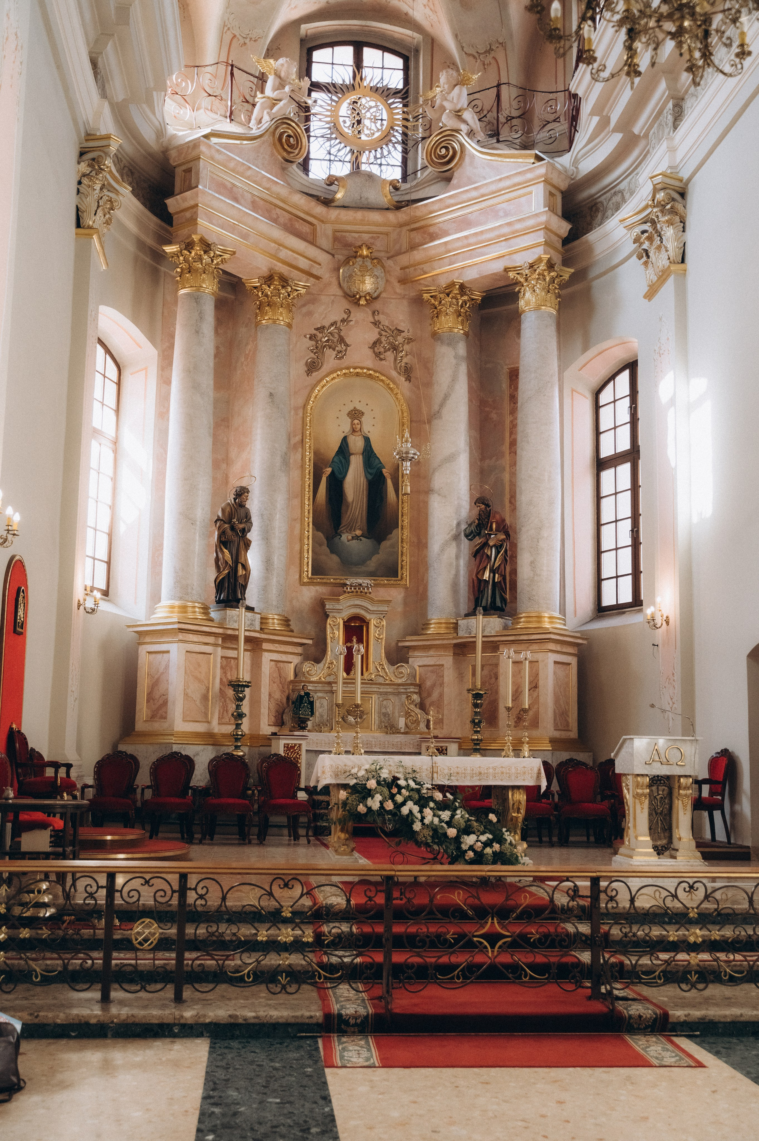 Крещение Василисы Архикафедральный костел Имени Пресвятой Девы Марии. Семейный фотограф в Минске Дарья Дреко