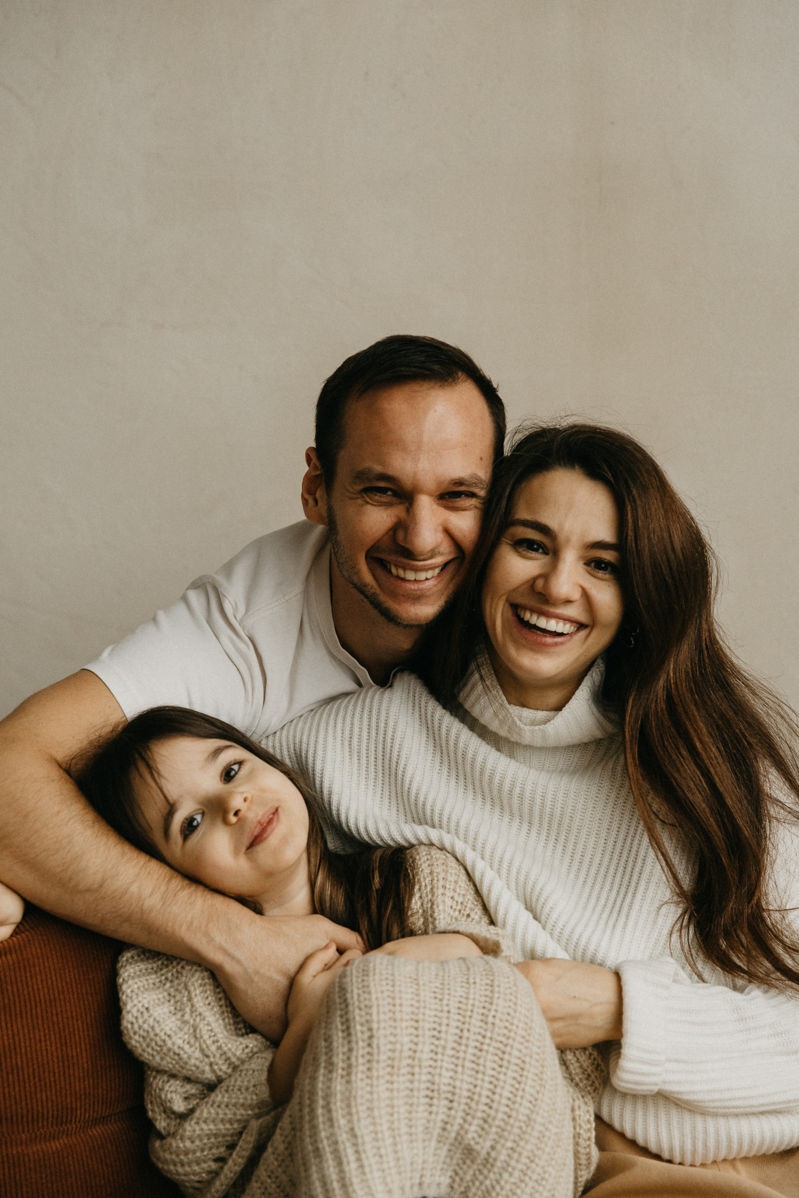 Лера, Момчил, Ники. Главная