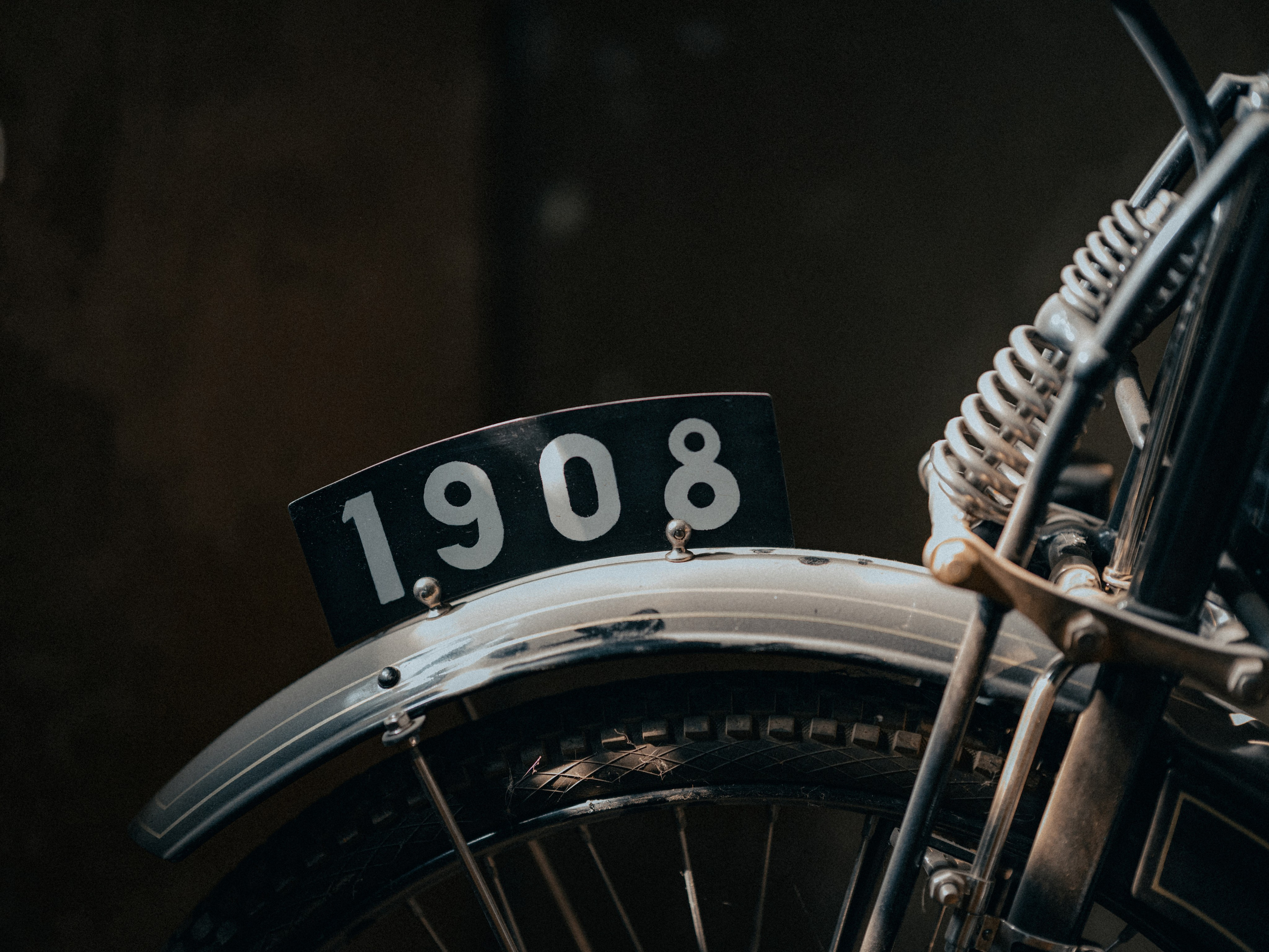 Съемка мотоцикла 1908 года производства для частной коллекции. Фотограф Олег Сотник